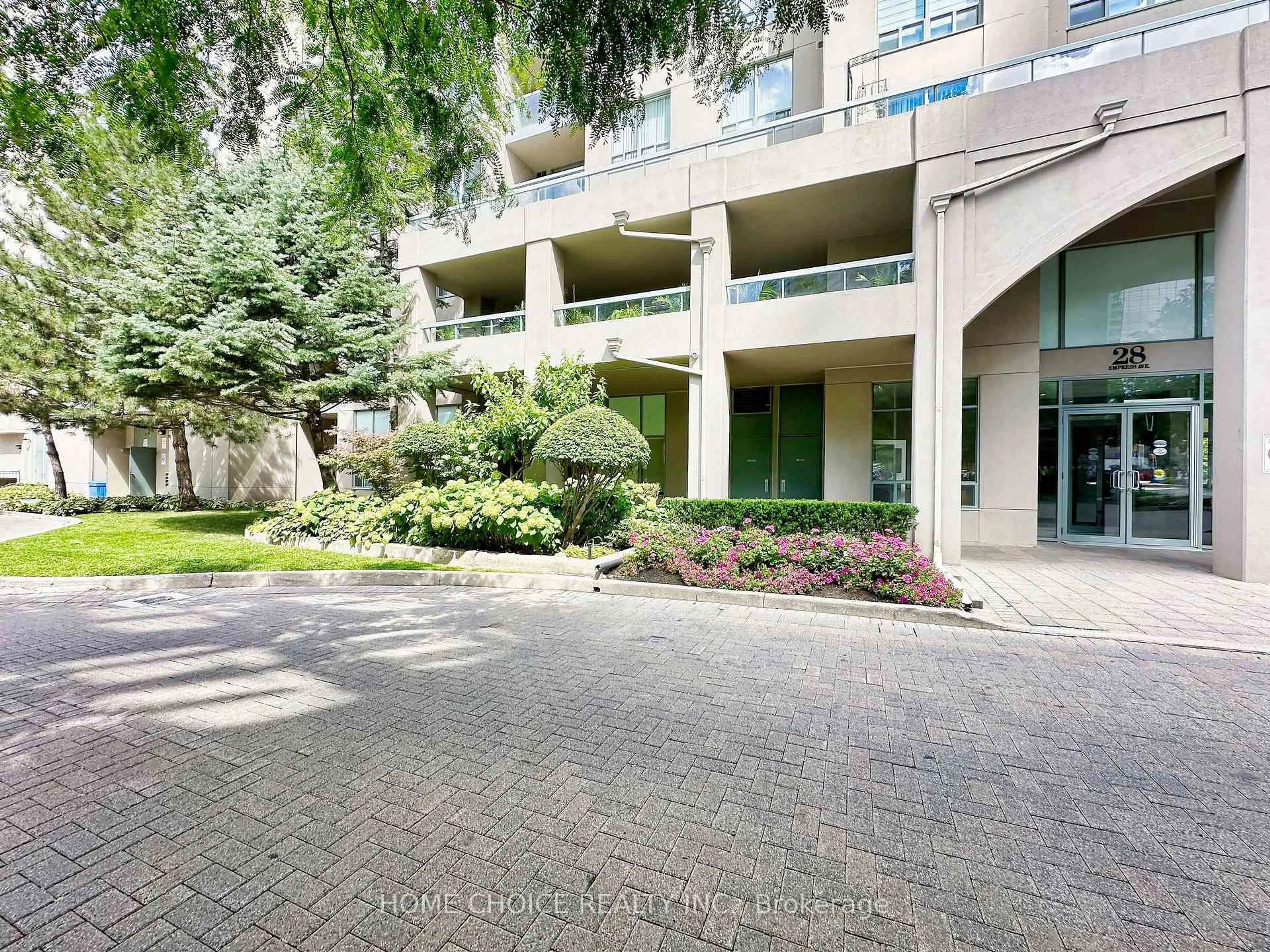 Indoor foyer for 28 Empress Ave #215, Toronto Ontario M2N 6Z7