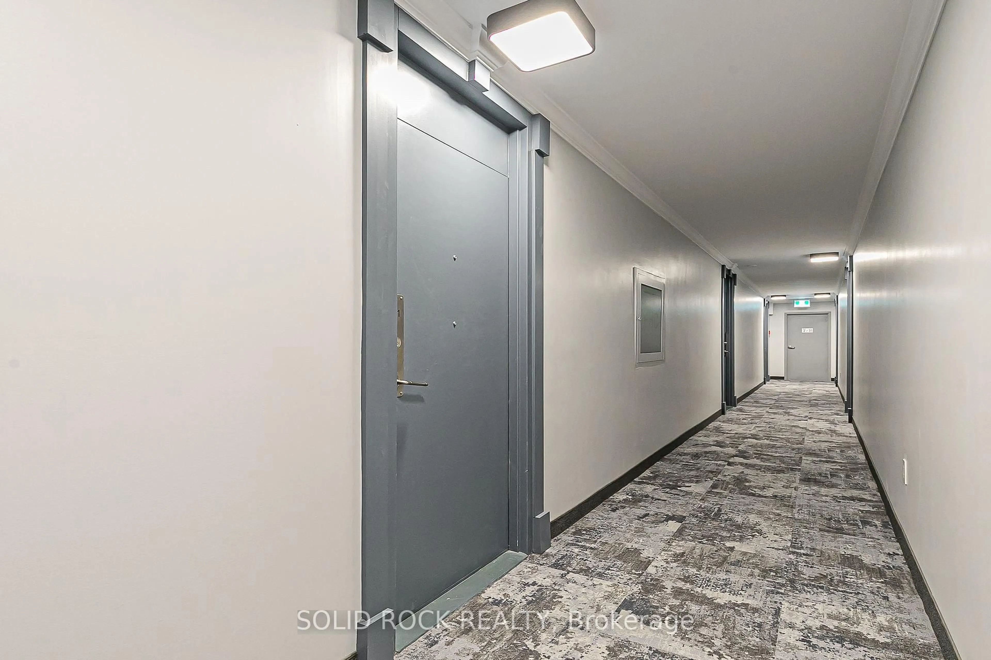 Indoor foyer for 40 Homewood Ave #3111, Toronto Ontario M4Y 2K2