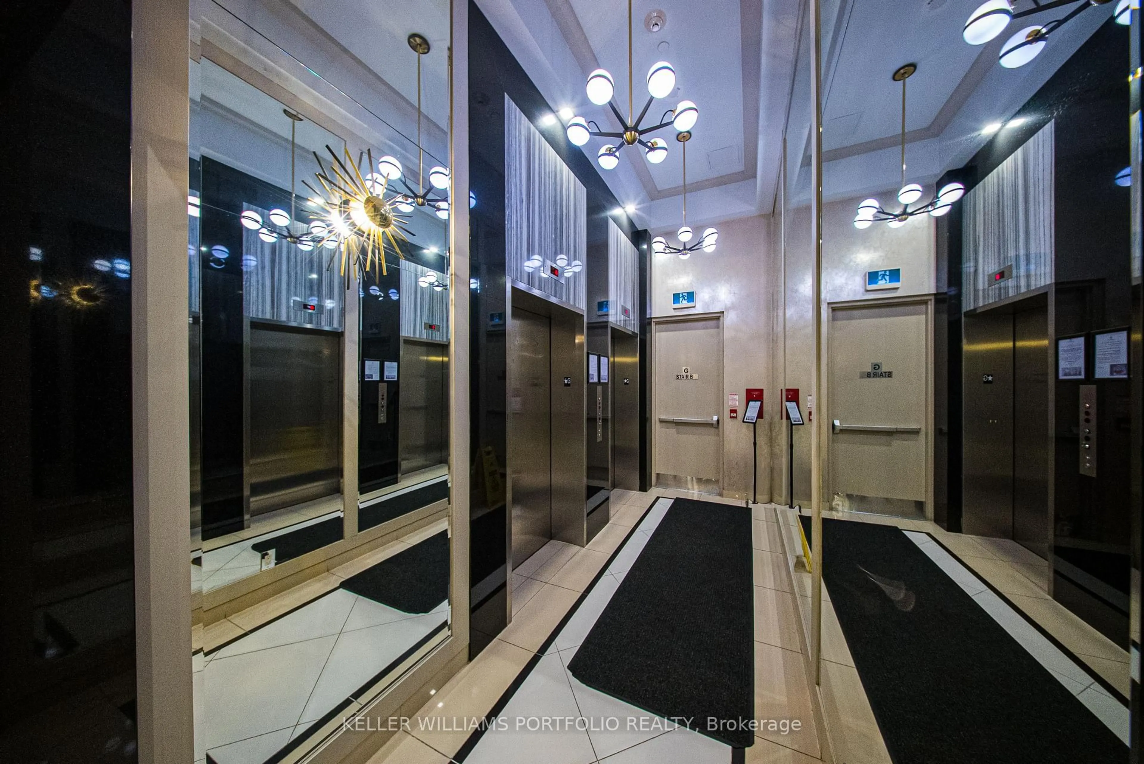 Indoor foyer for 1486 Bathurst St #1101, Toronto Ontario M5P 3G9