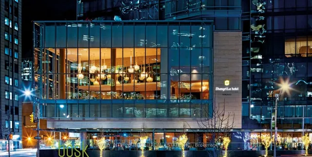 180 University Ave #5501, Toronto 2