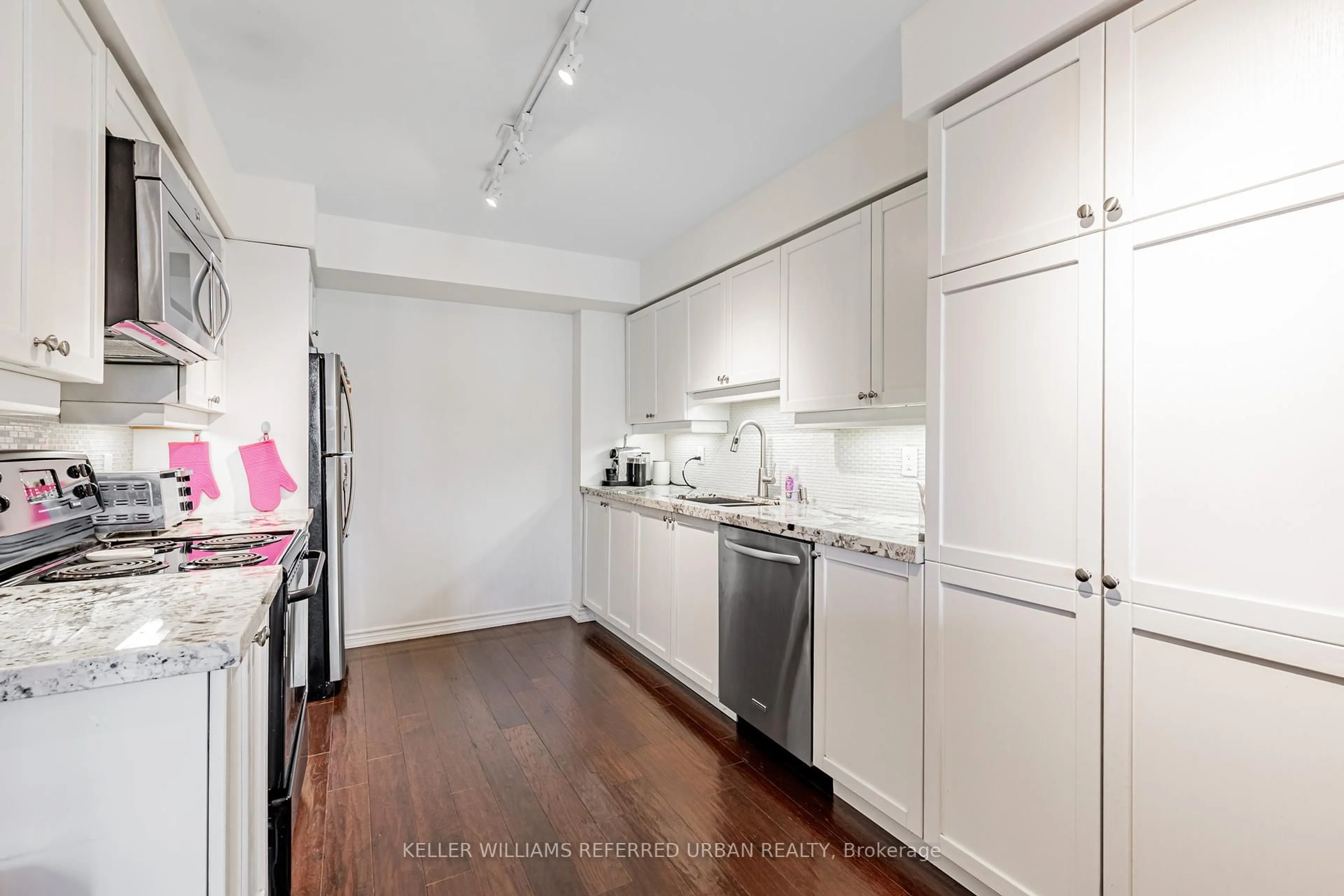 Unknown for 8 Covington Rd #1108, Toronto Ontario M6A 3E5