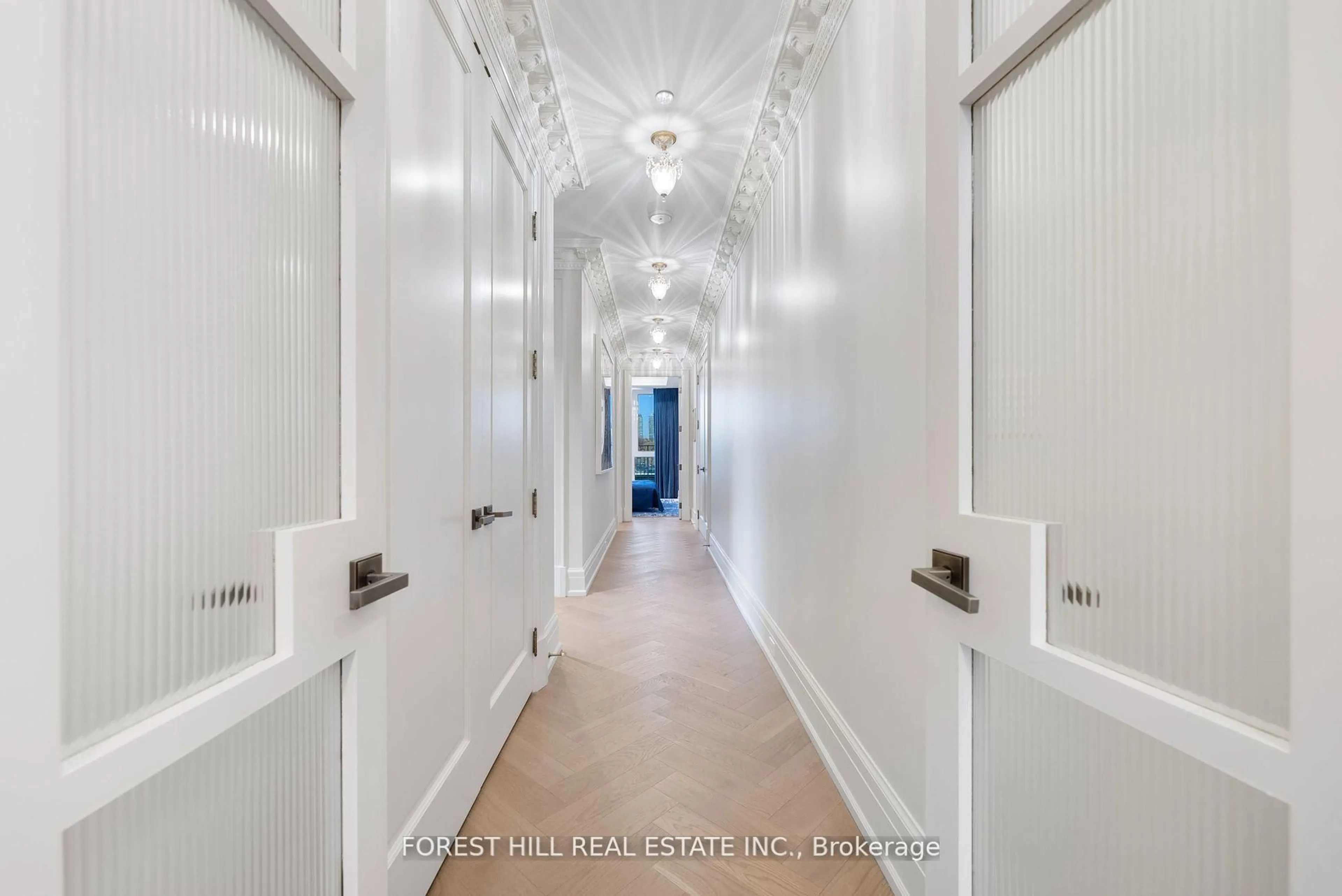 Indoor foyer for 128 Hazelton Ave #602, Toronto Ontario M5R 2E2