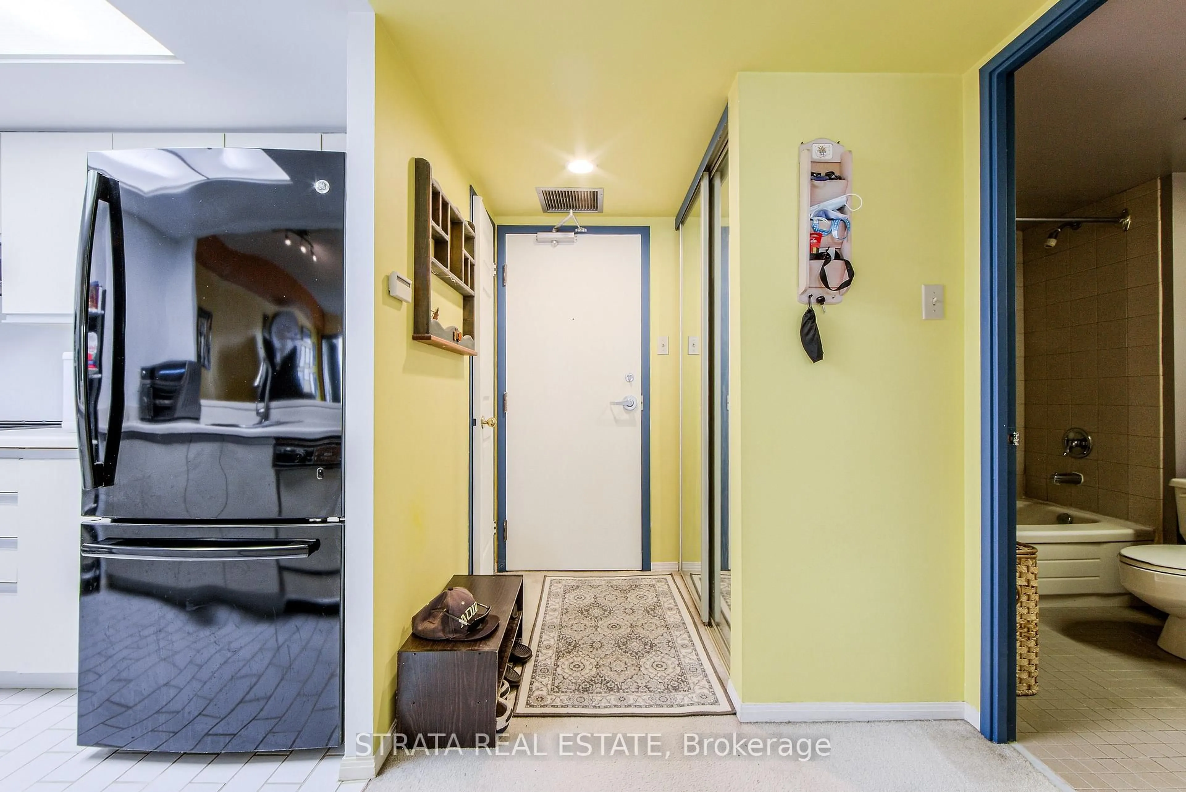 Indoor entryway for 705 King St #505, Toronto Ontario M5V 2W8