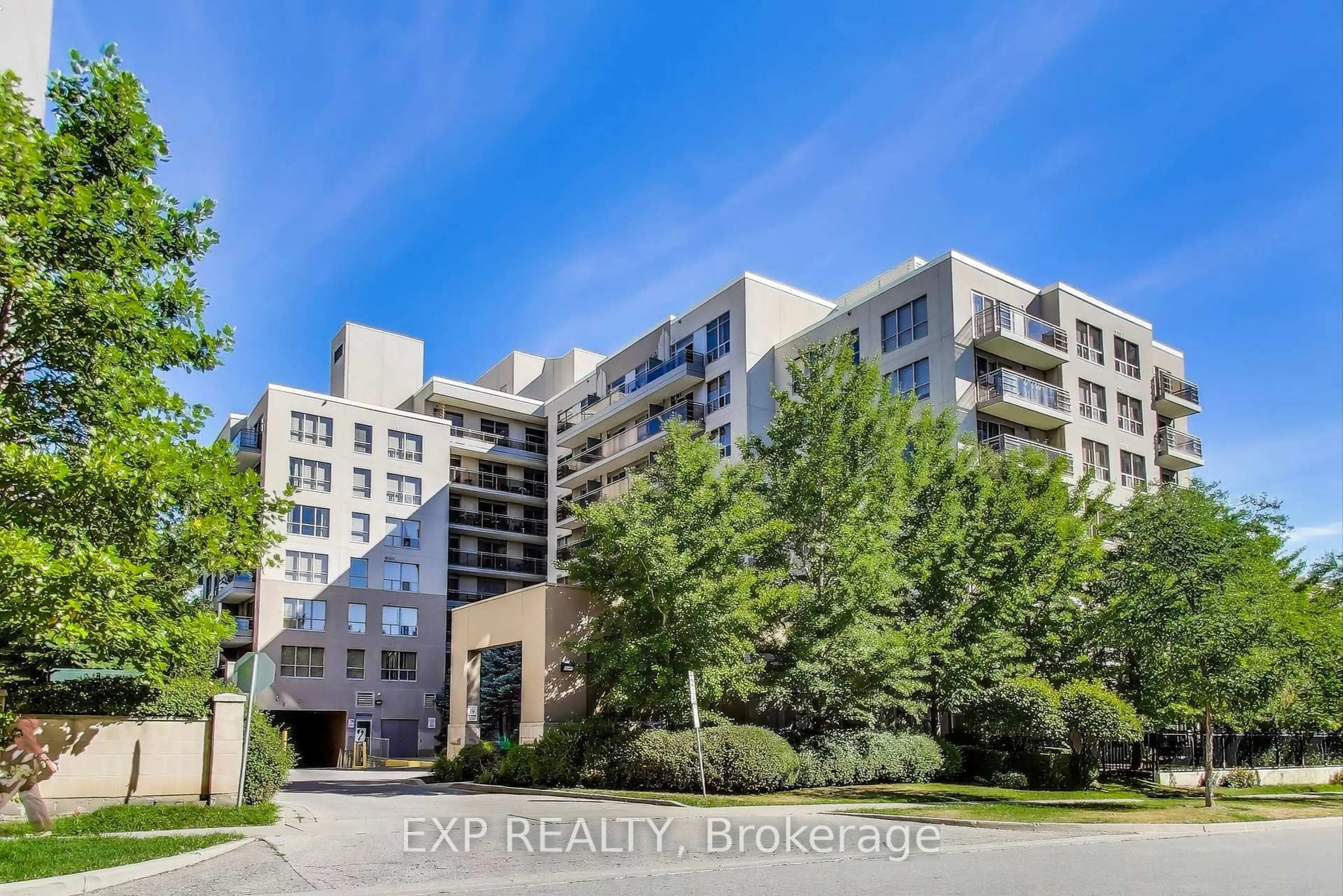 A pic from outside/outdoor area/front of a property/back of a property/a pic from drone, unknown for 19 Barberry Pl #510, Toronto Ontario M2K 3E3