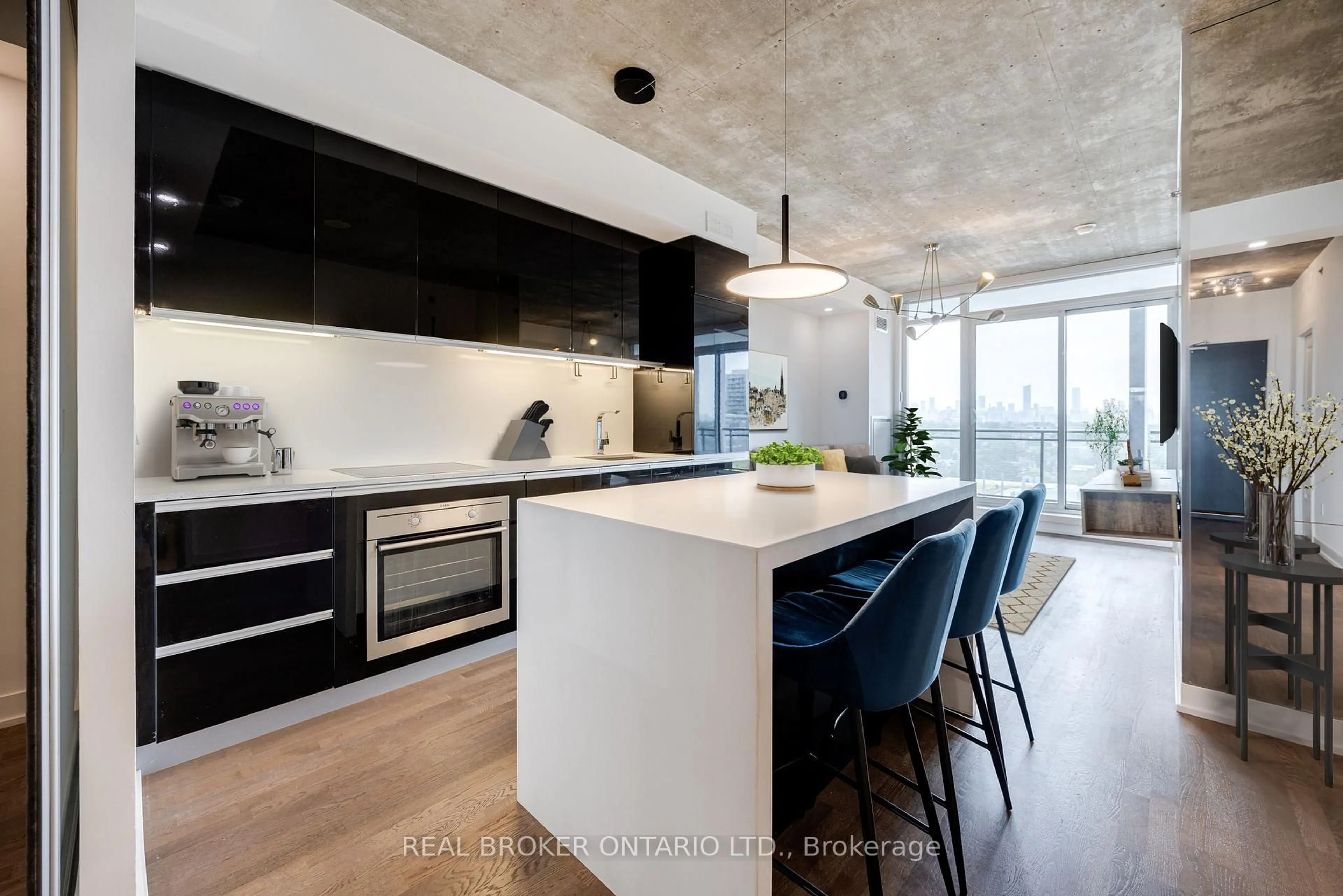 Contemporary kitchen, unknown for 20 Minowan Miikan Lane #925, Toronto Ontario M6J 0E5
