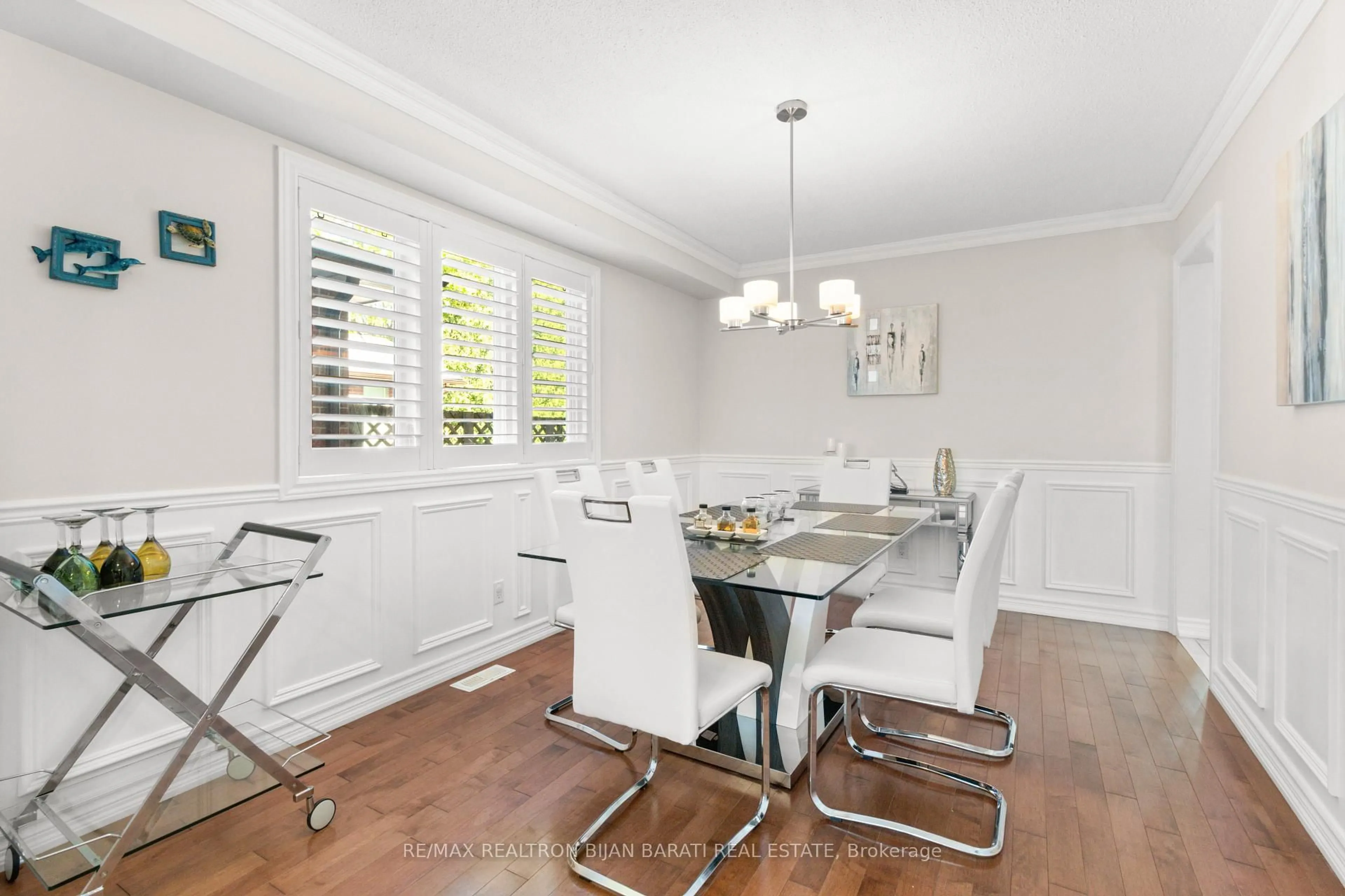 Dining room, wood/laminate floor for 183 Holmes Ave, Toronto Ontario M2N 4M7