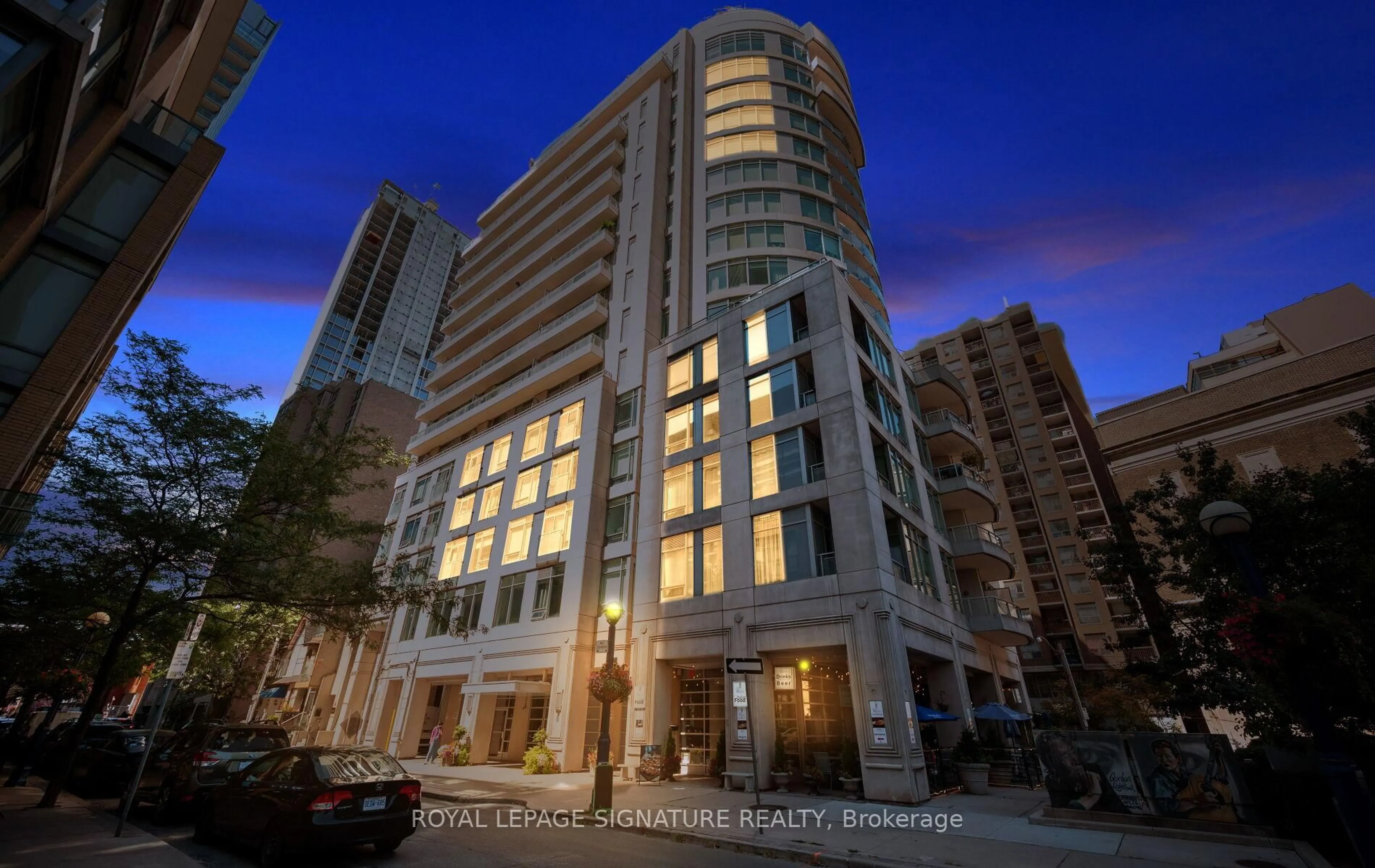 Indoor foyer for 8 Scollard St #1405, Toronto Ontario M5R 1M2