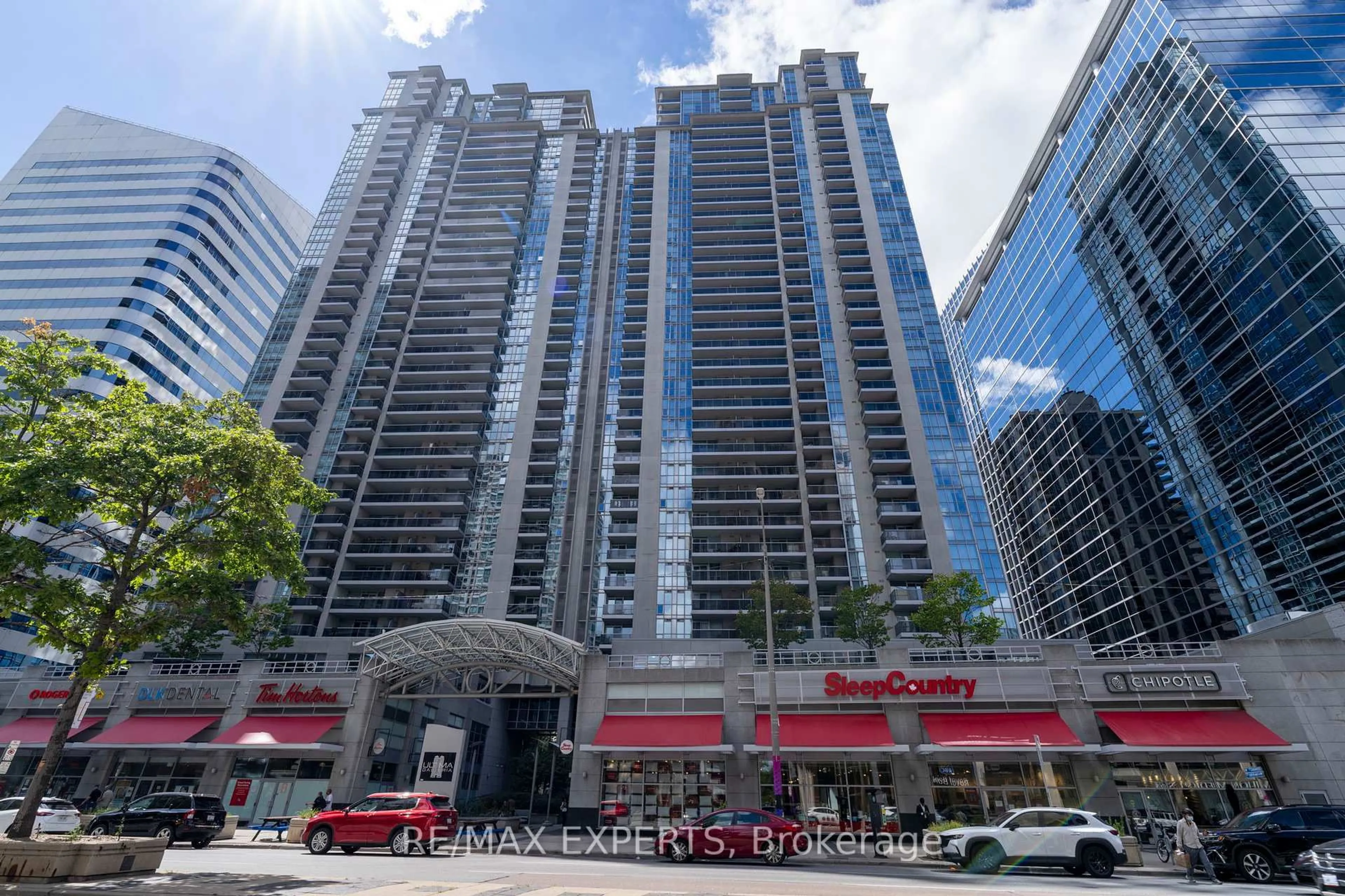 Indoor foyer for 4978 Yonge St #1103, Toronto Ontario M2N 7G8