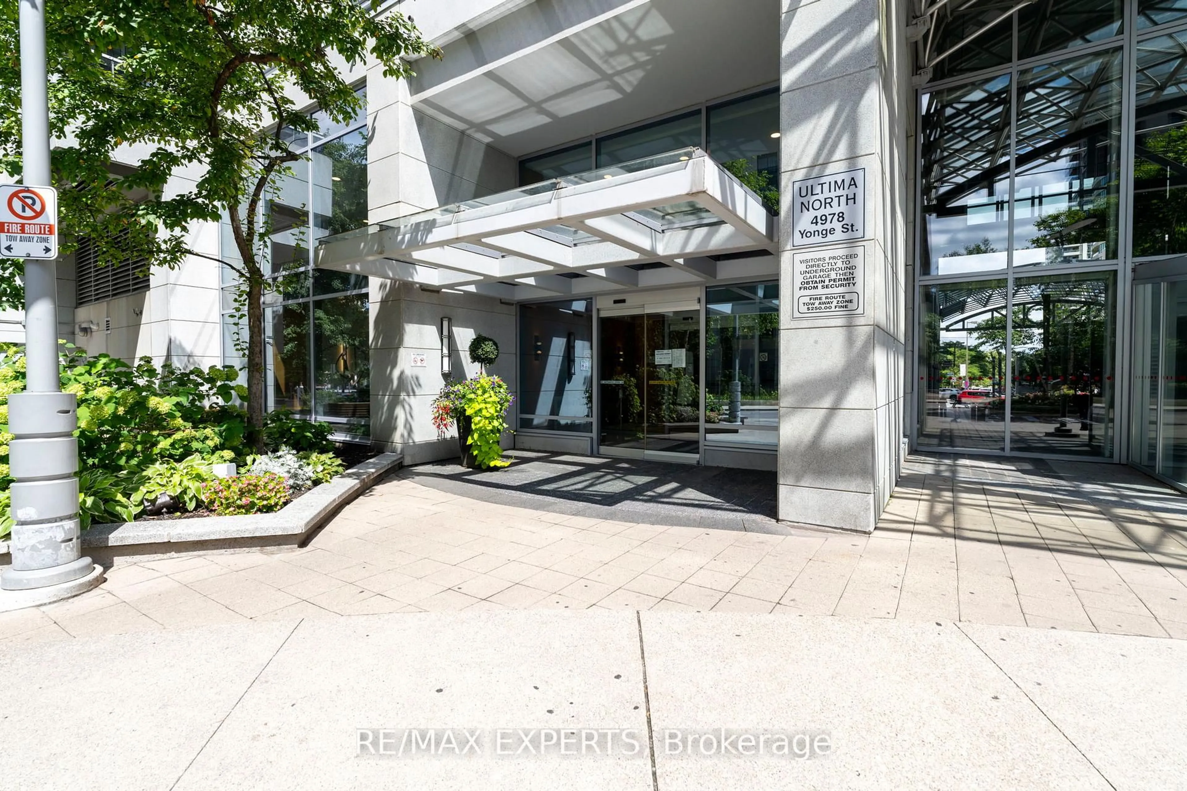 Indoor foyer for 4978 Yonge St #1103, Toronto Ontario M2N 7G8