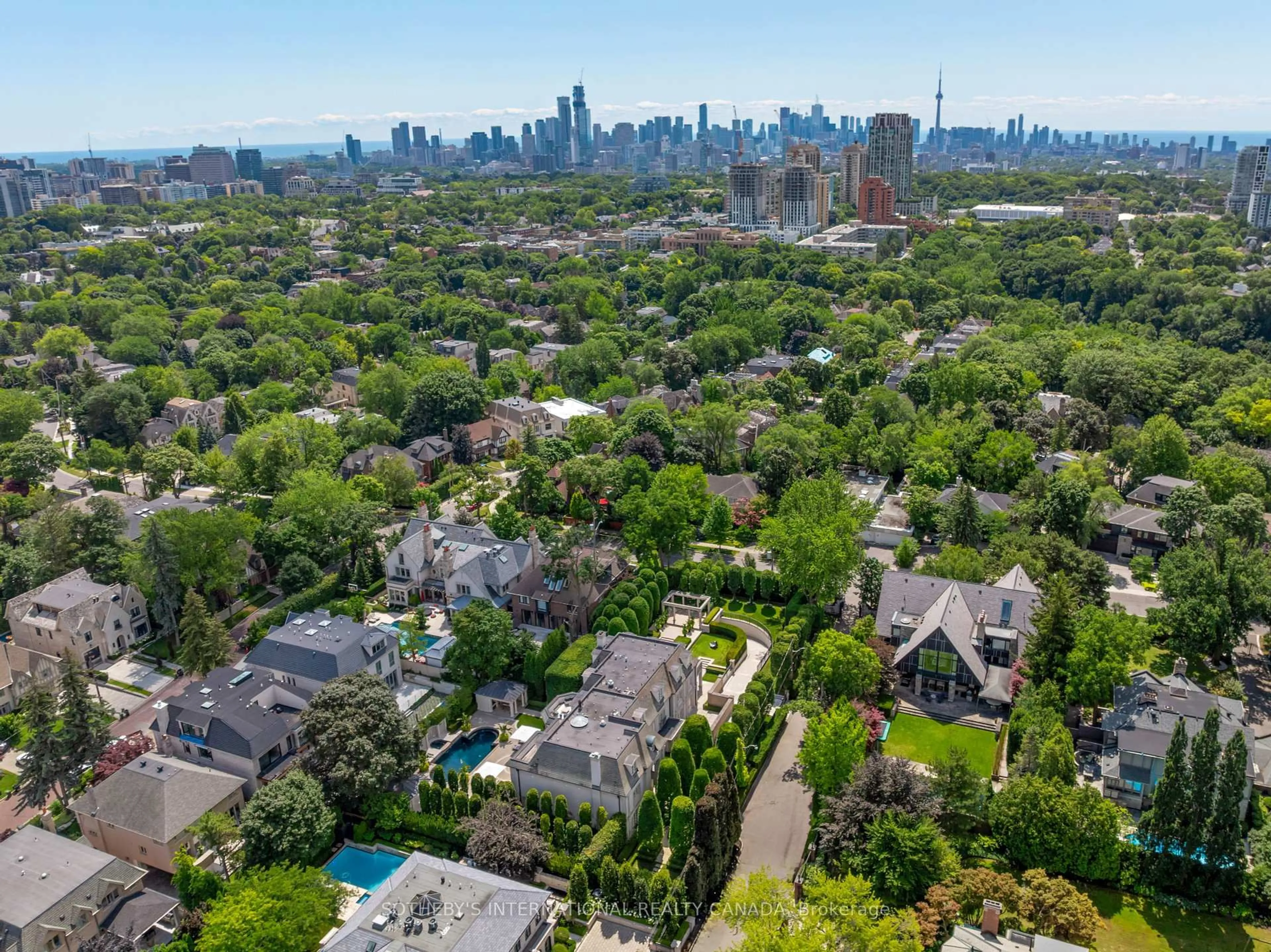 A pic from outside/outdoor area/front of a property/back of a property/a pic from drone, city buildings view from balcony for 42 Burton Rd, Toronto Ontario M5P 1V2