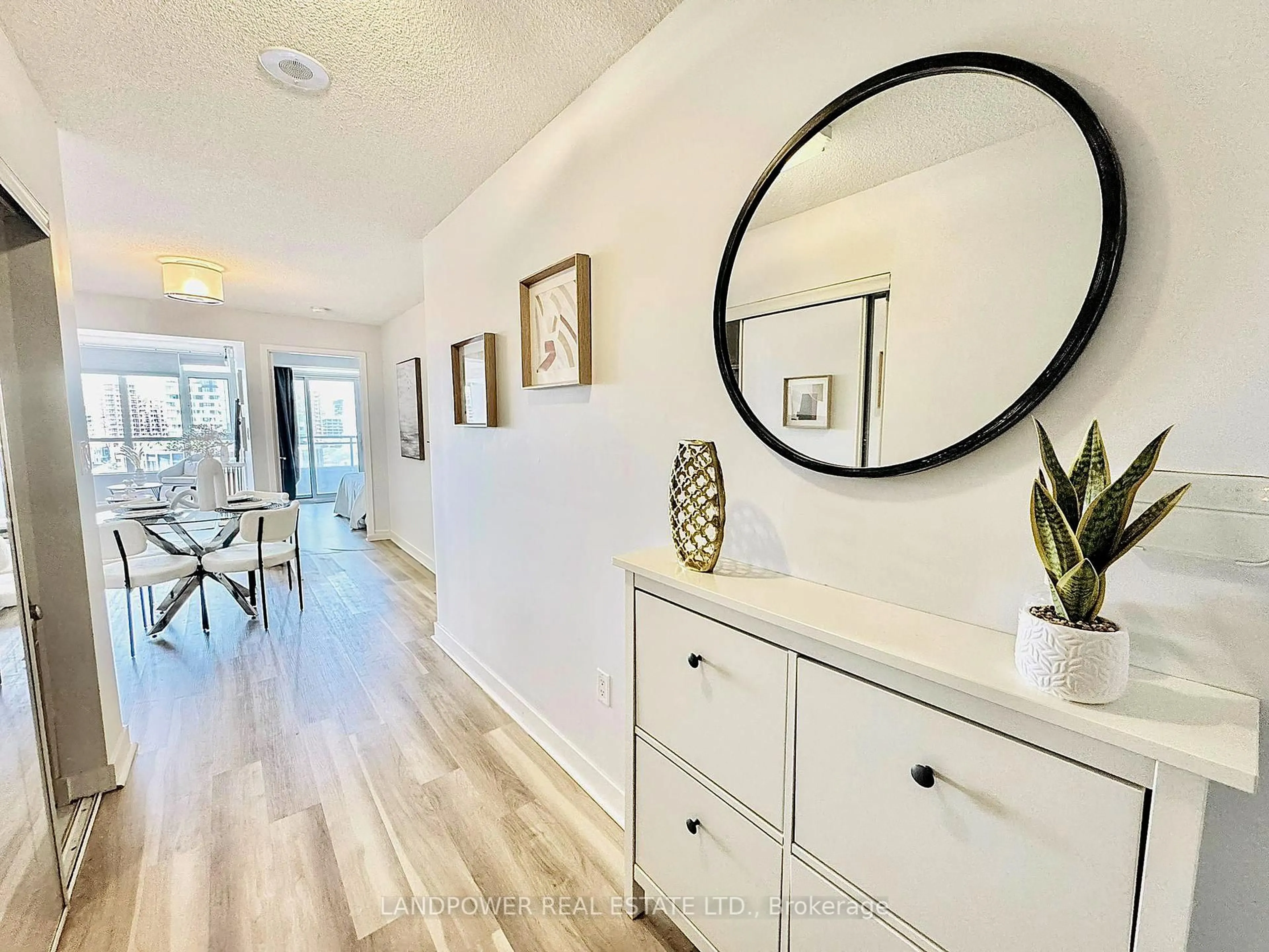 Indoor entryway for 10 Capreol Crt #1503, Toronto Ontario M5V 4B3
