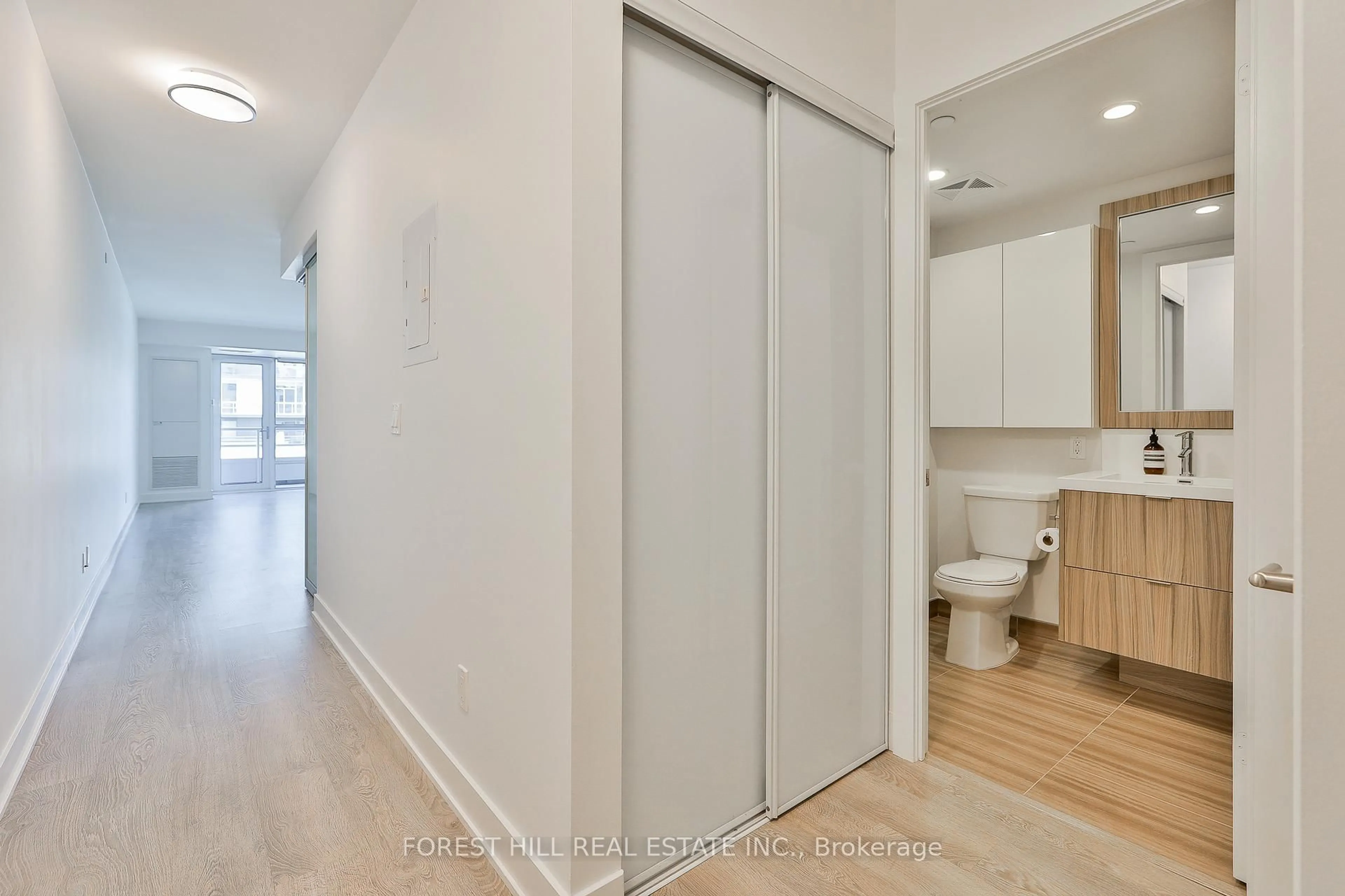 Unknown for 38 Cameron St #404, Toronto Ontario M5T 0C3