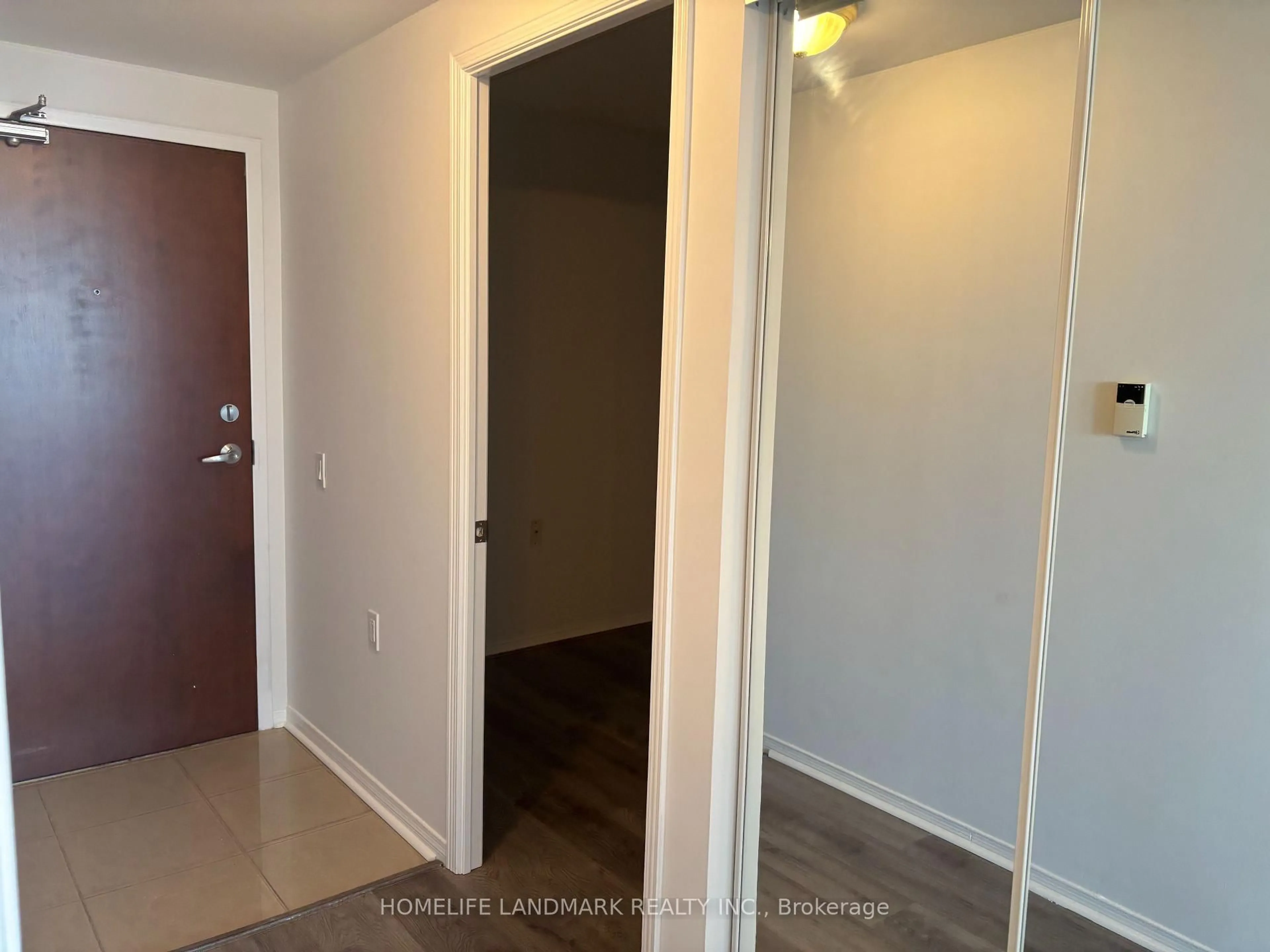 Indoor entryway for 35 Finch Ave #1810, Toronto Ontario M2N 4P9