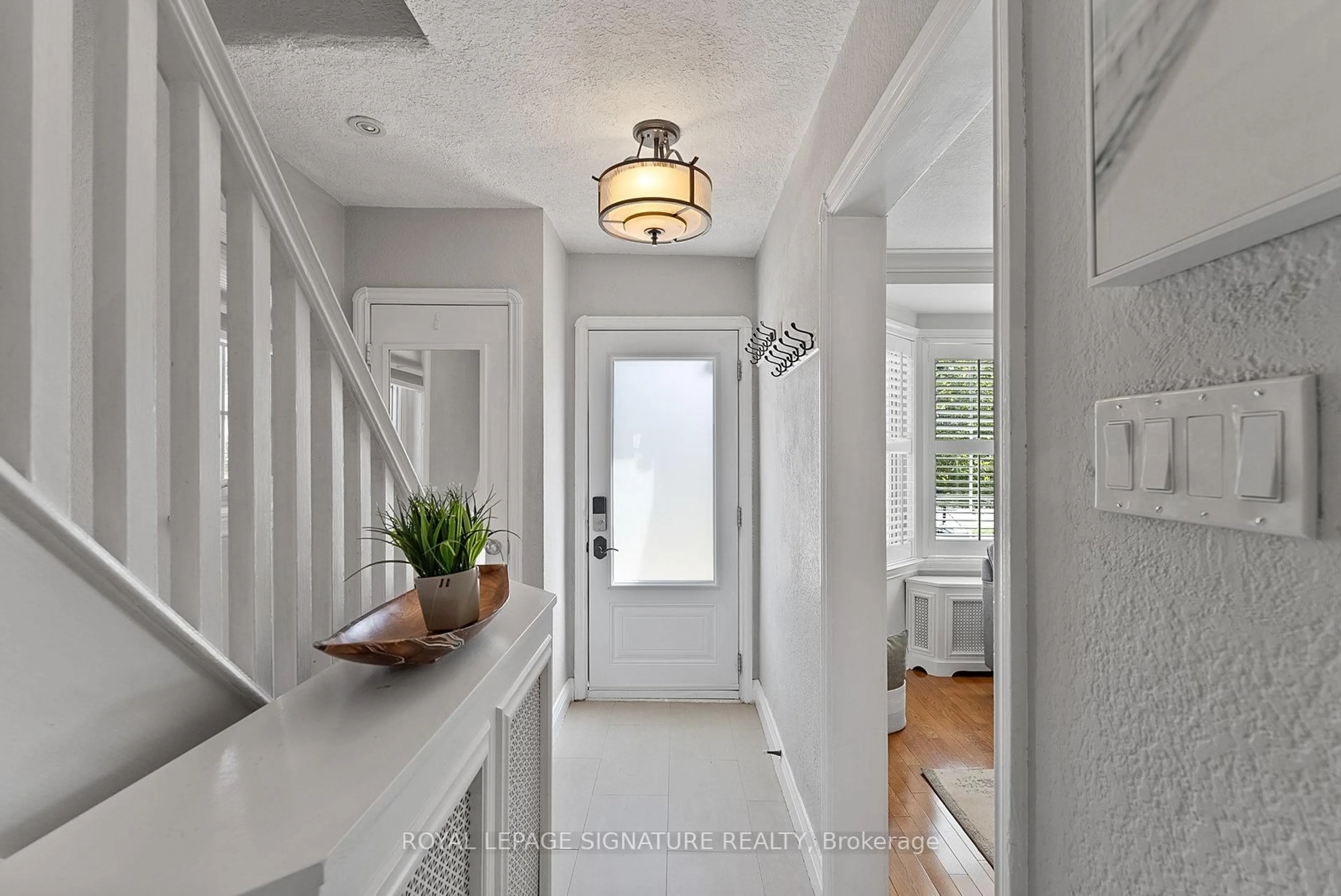 Indoor entryway for 18 Vanderhoof Ave, Toronto Ontario M4G 2H1