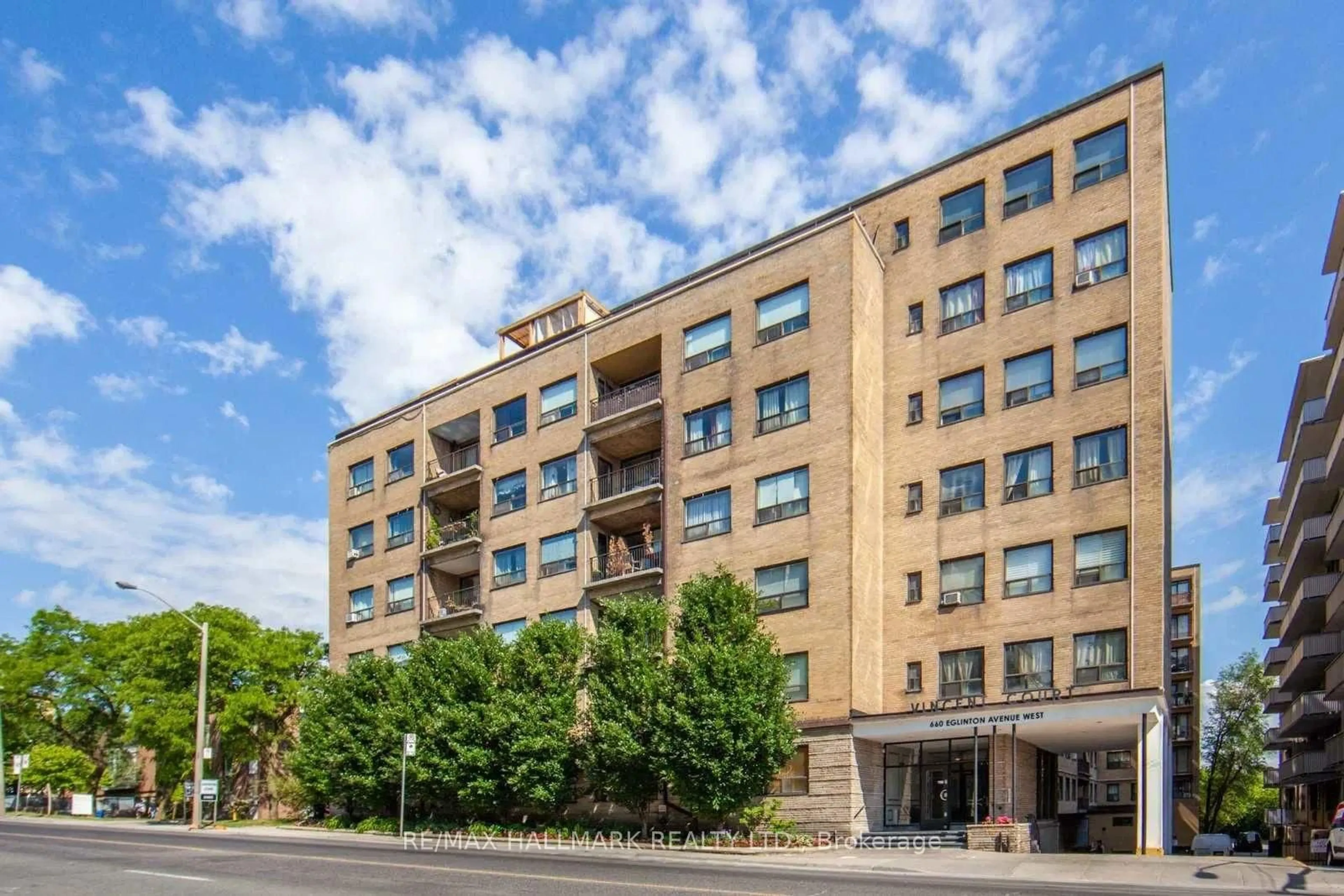 Patio, building for 660 Eglinton Ave #408, Toronto Ontario M5N 1C3