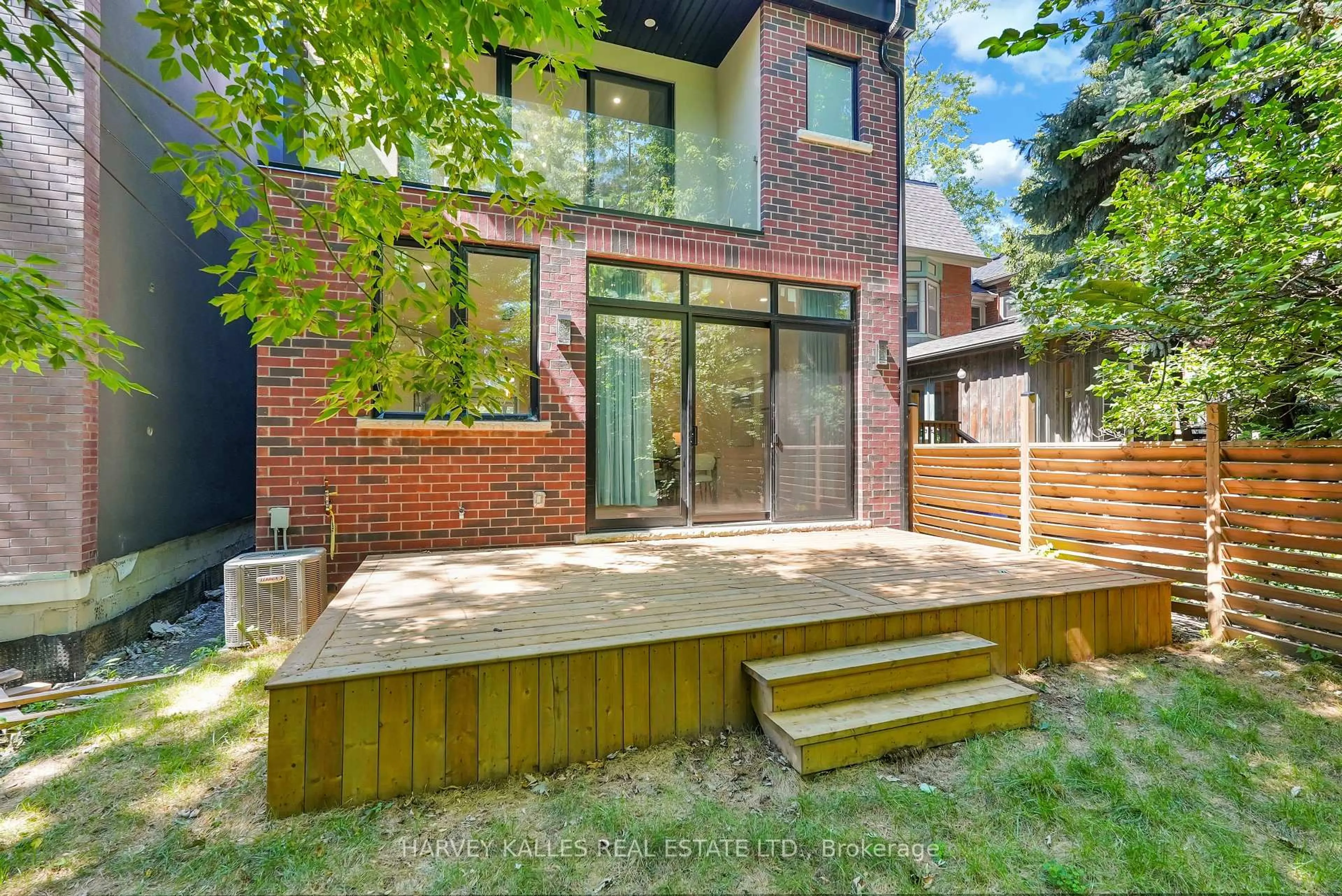 Home with brick exterior material, street for 253 Albany Ave, Toronto Ontario M5R 3C7