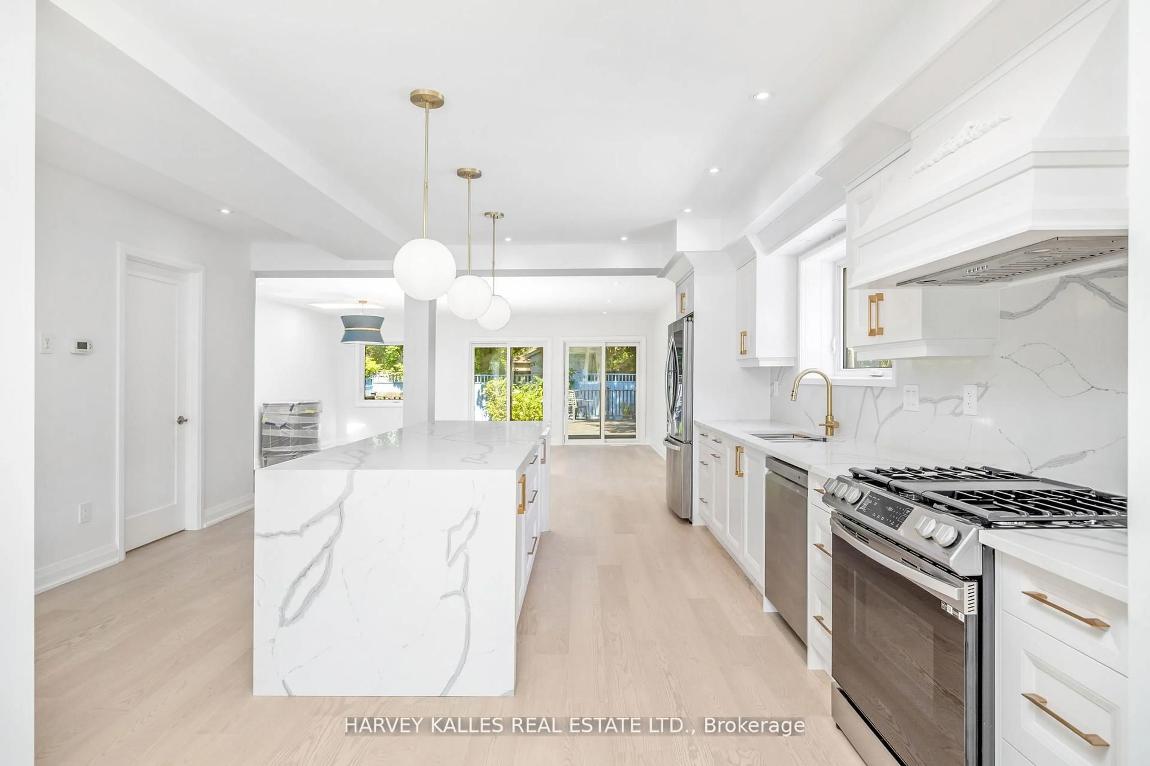 Open concept kitchen, ceramic/tile floor for 101 Clifton Rd, Toronto Ontario M4T 2G3