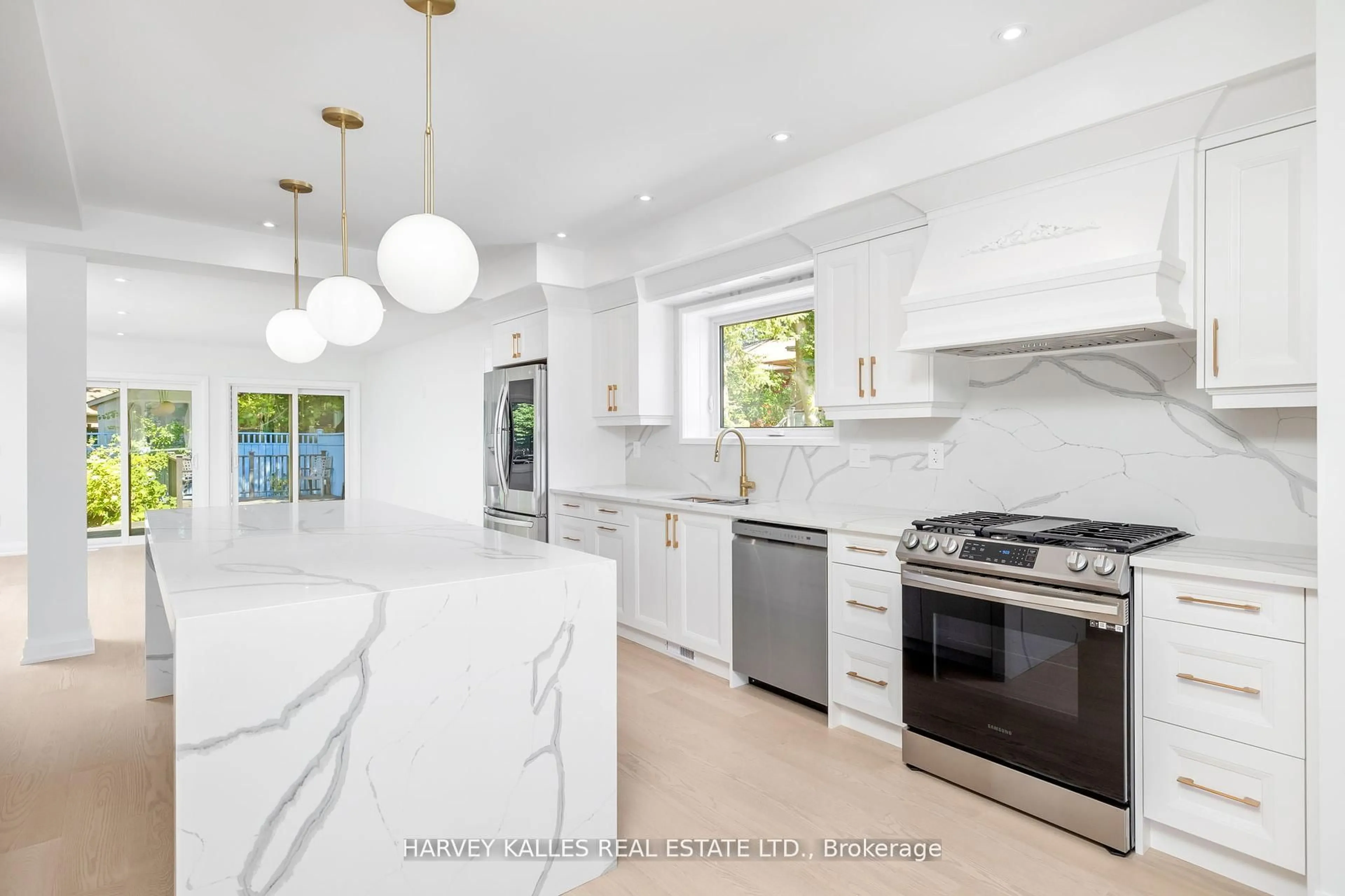 Open concept kitchen, ceramic/tile floor for 101 Clifton Rd, Toronto Ontario M4T 2G3