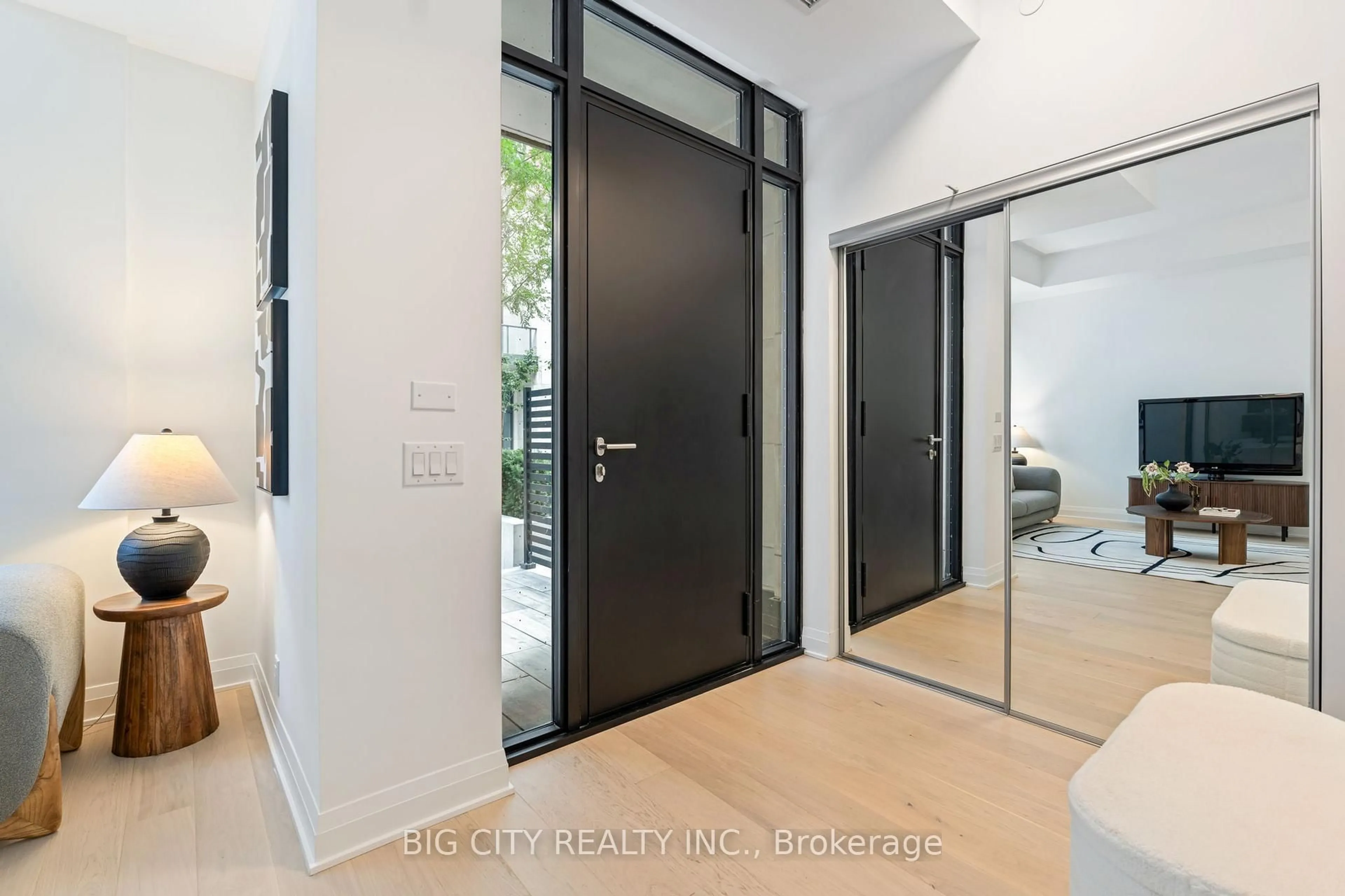 Indoor foyer for 33 Frederick Todd Way #TH03, Toronto Ontario M4G 0C9