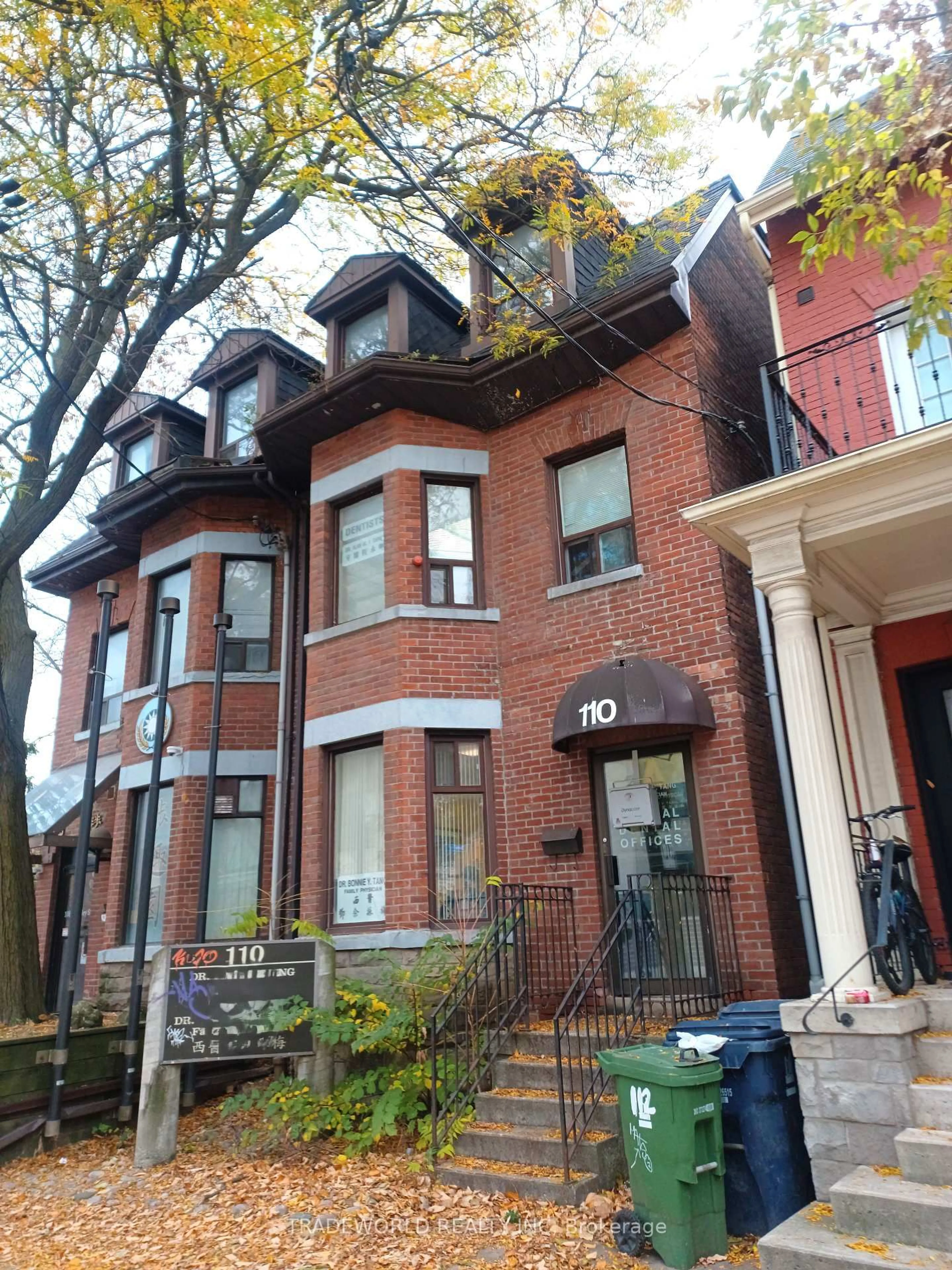 Home with brick exterior material, street for 110 Beverley St, Toronto Ontario M5T 1Y2