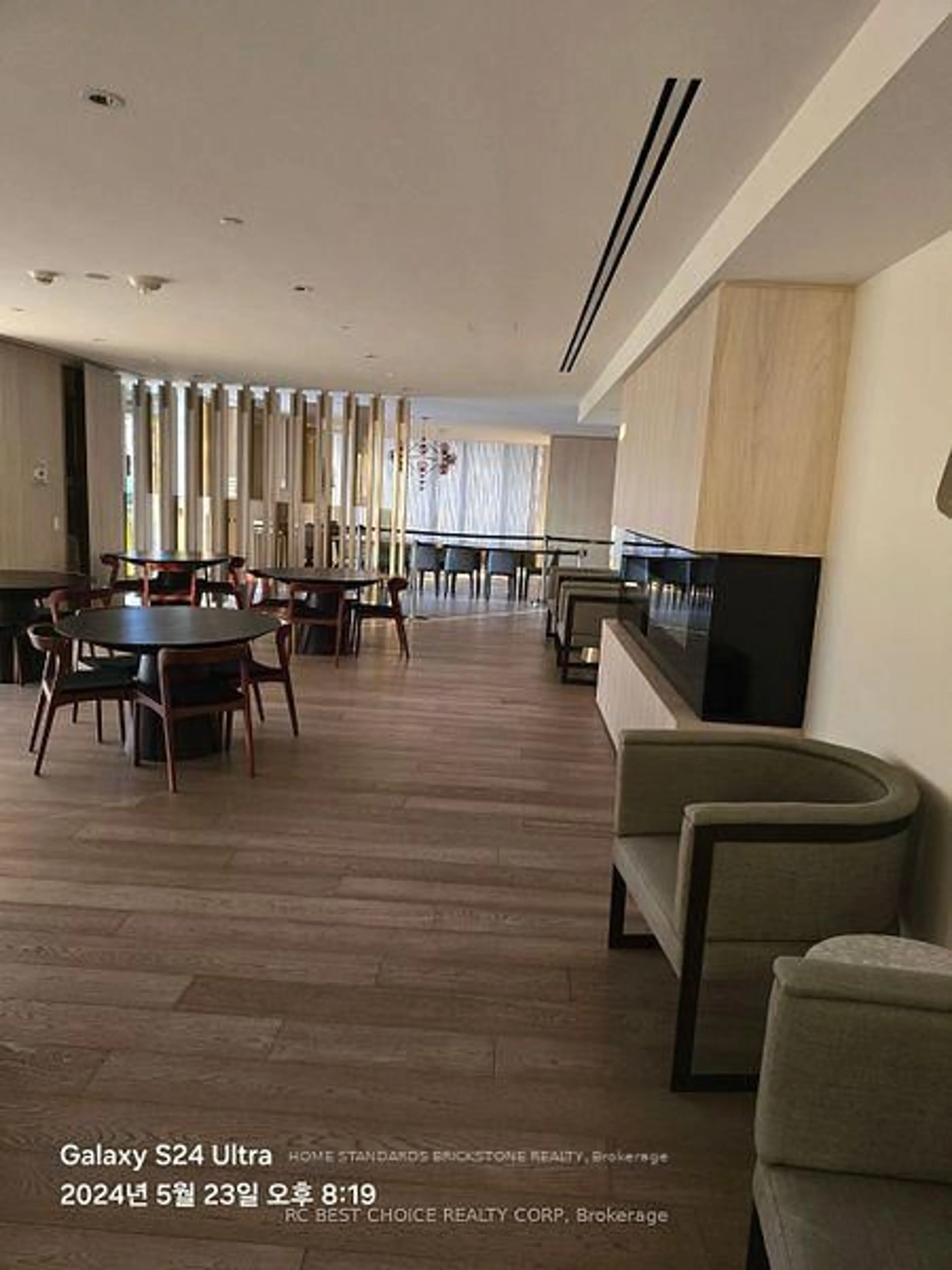 Lobby for 200 Bloor St #605, Toronto Ontario M5S 0B1