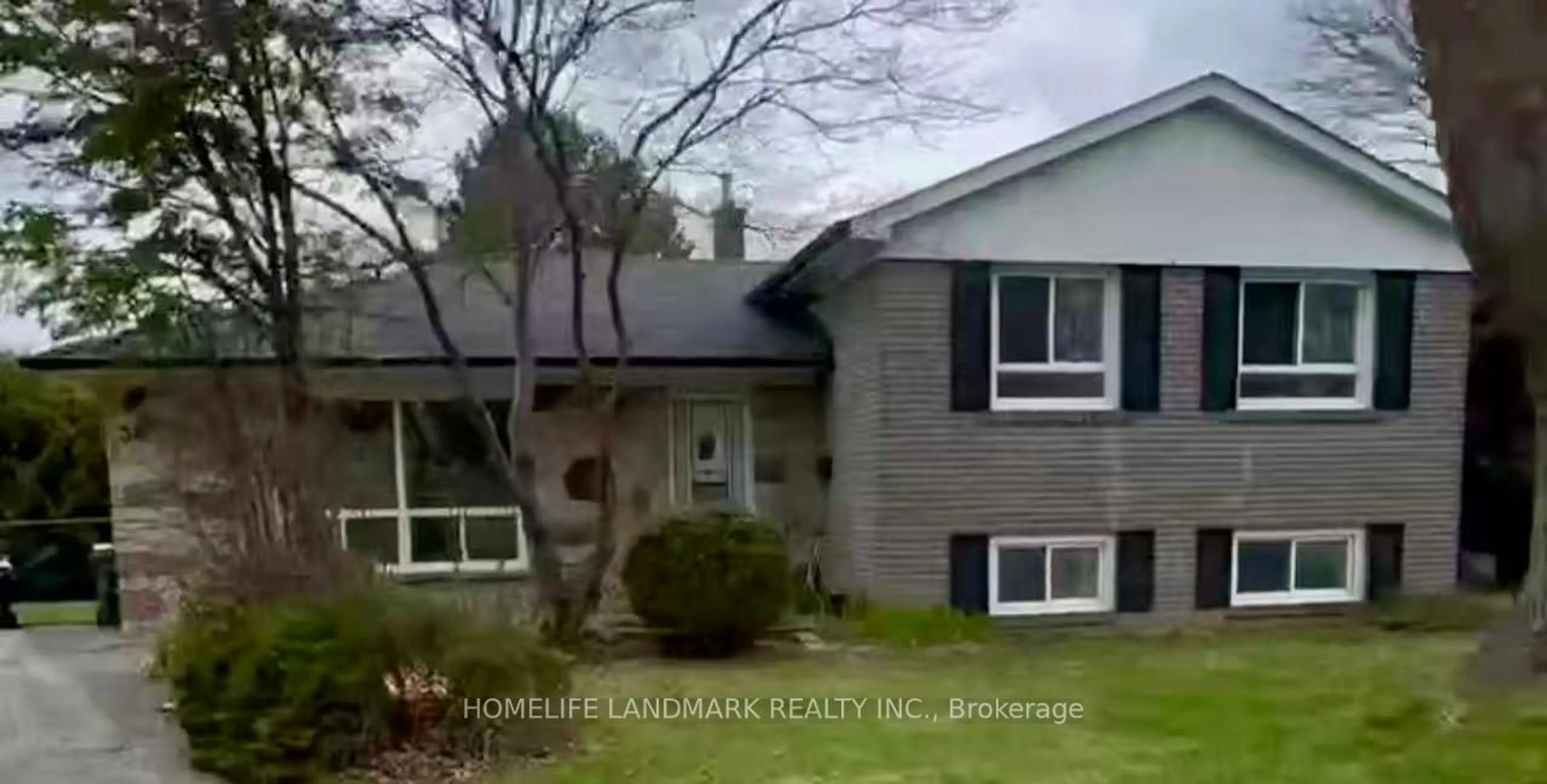Home with vinyl exterior material, street for 38 Resolution Cres, Toronto Ontario M2H 1N4