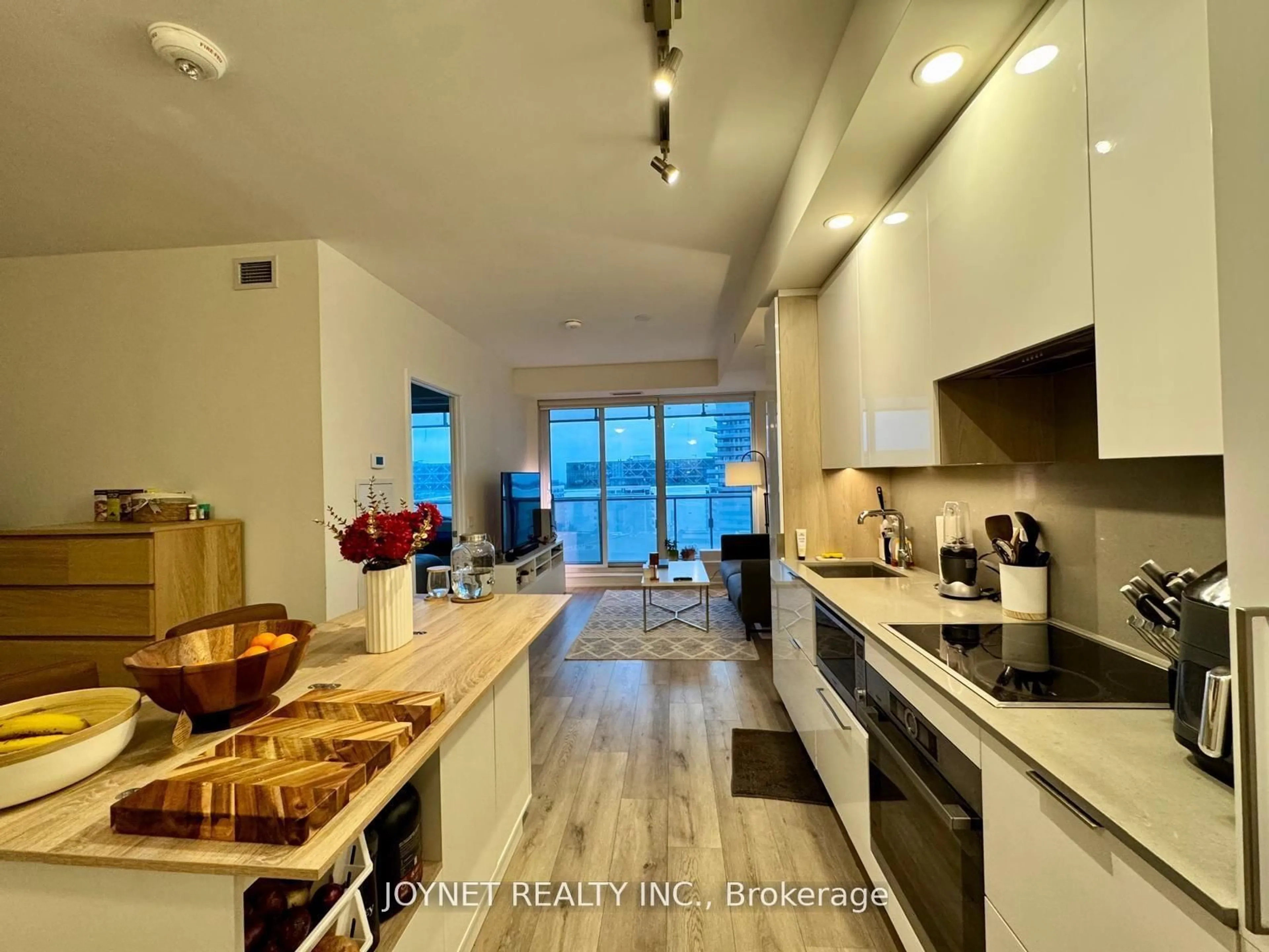 Unknown for 28 Freeland St #1201, Toronto Ontario M5E 0E3