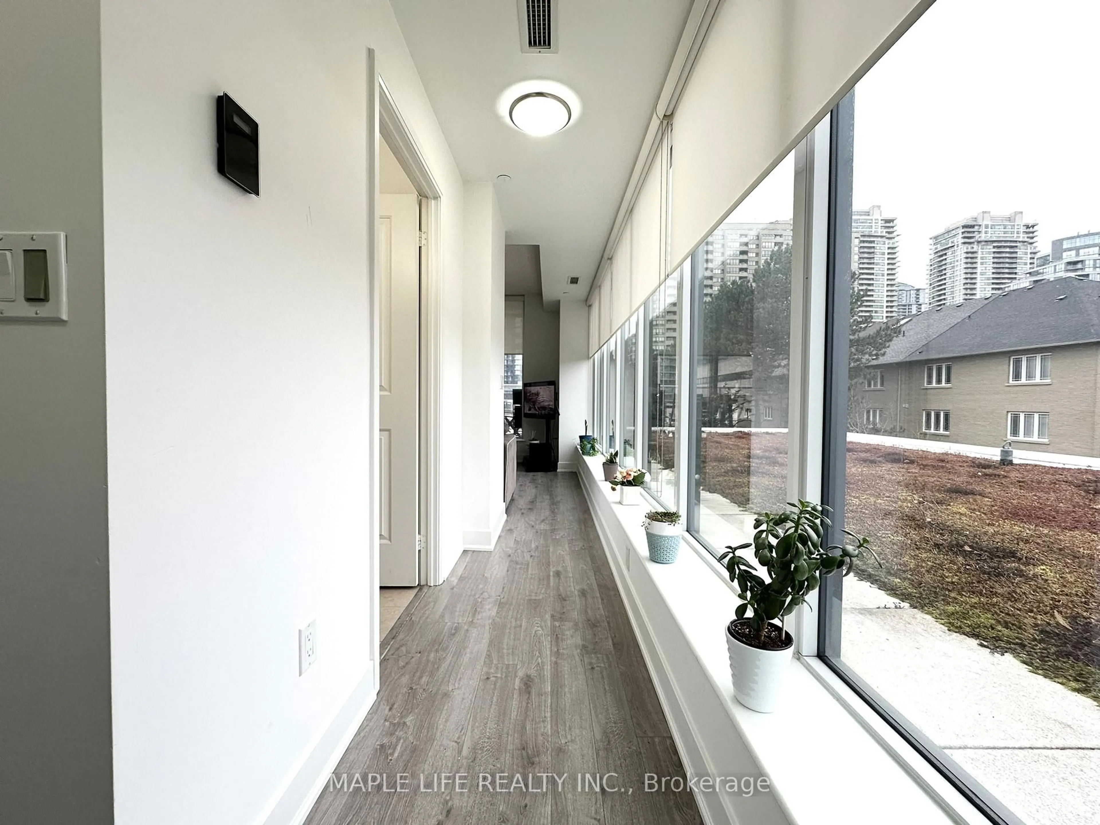 Indoor entryway for 88 Sheppard Ave #312, Toronto Ontario M2N 0G9