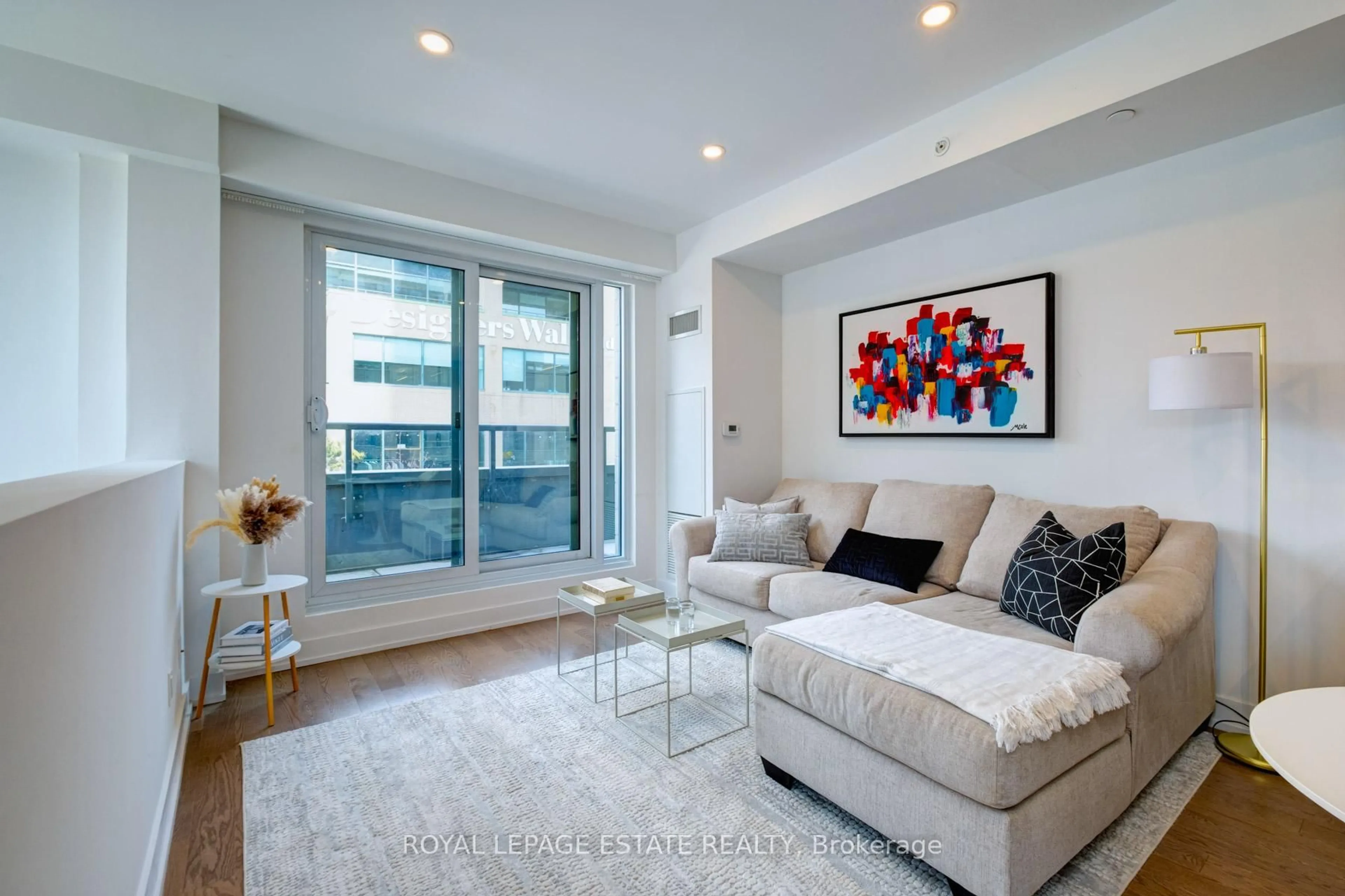 Living room with furniture, unknown for 175 Pears Ave #Th9, Toronto Ontario M5R 0C1