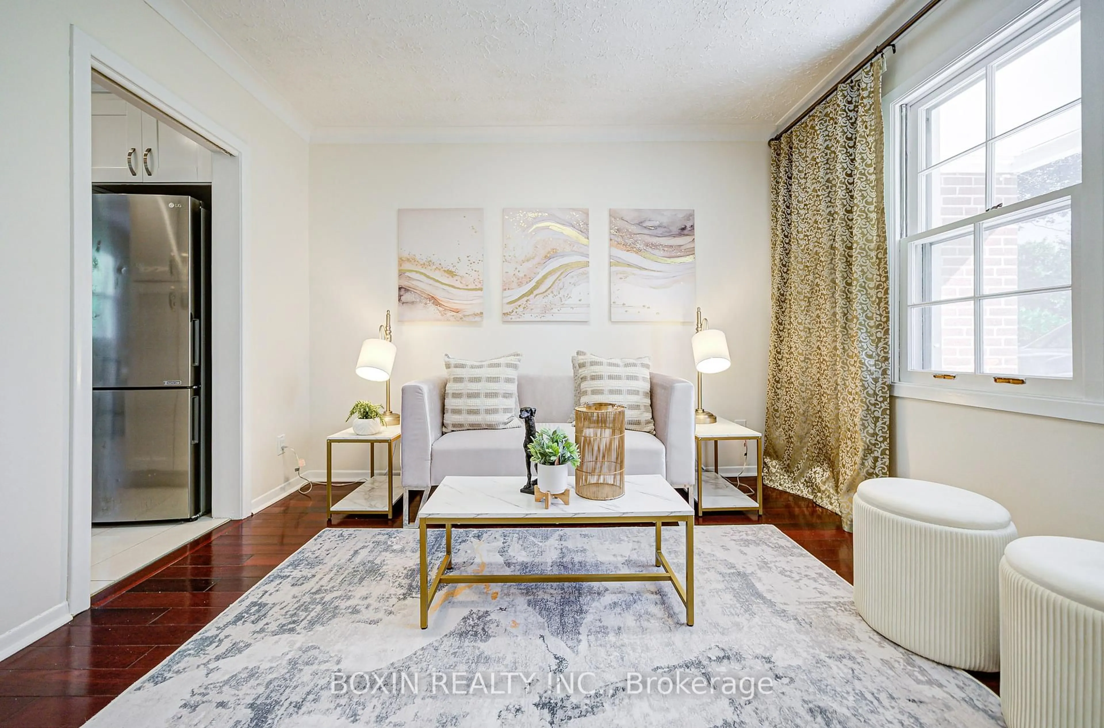 Living room with furniture, carpet floor for 93 McNicoll Ave, Toronto Ontario M2H 2B2
