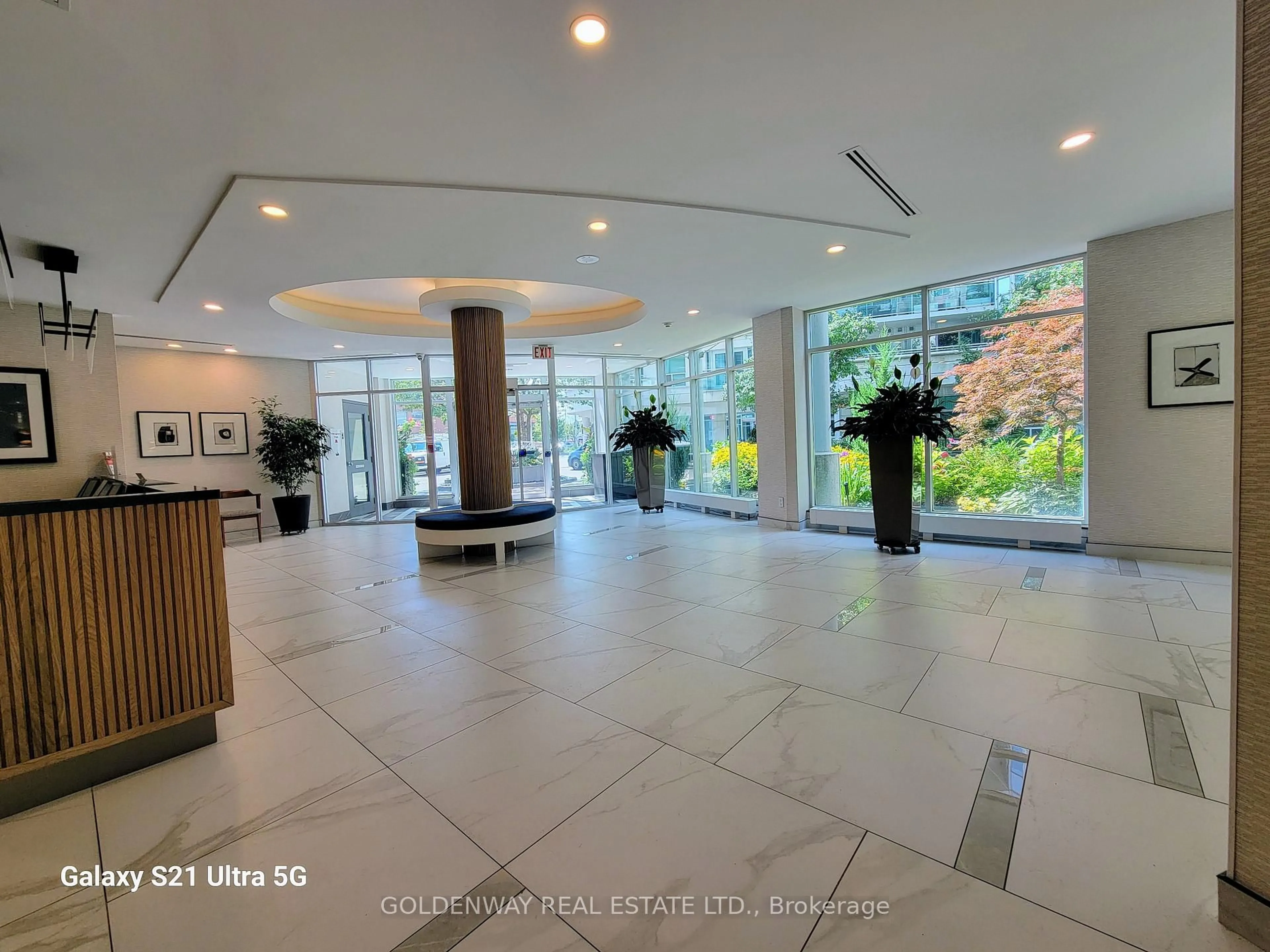 Lobby for 600 Queens Quay #509, Toronto Ontario M5V 3M3