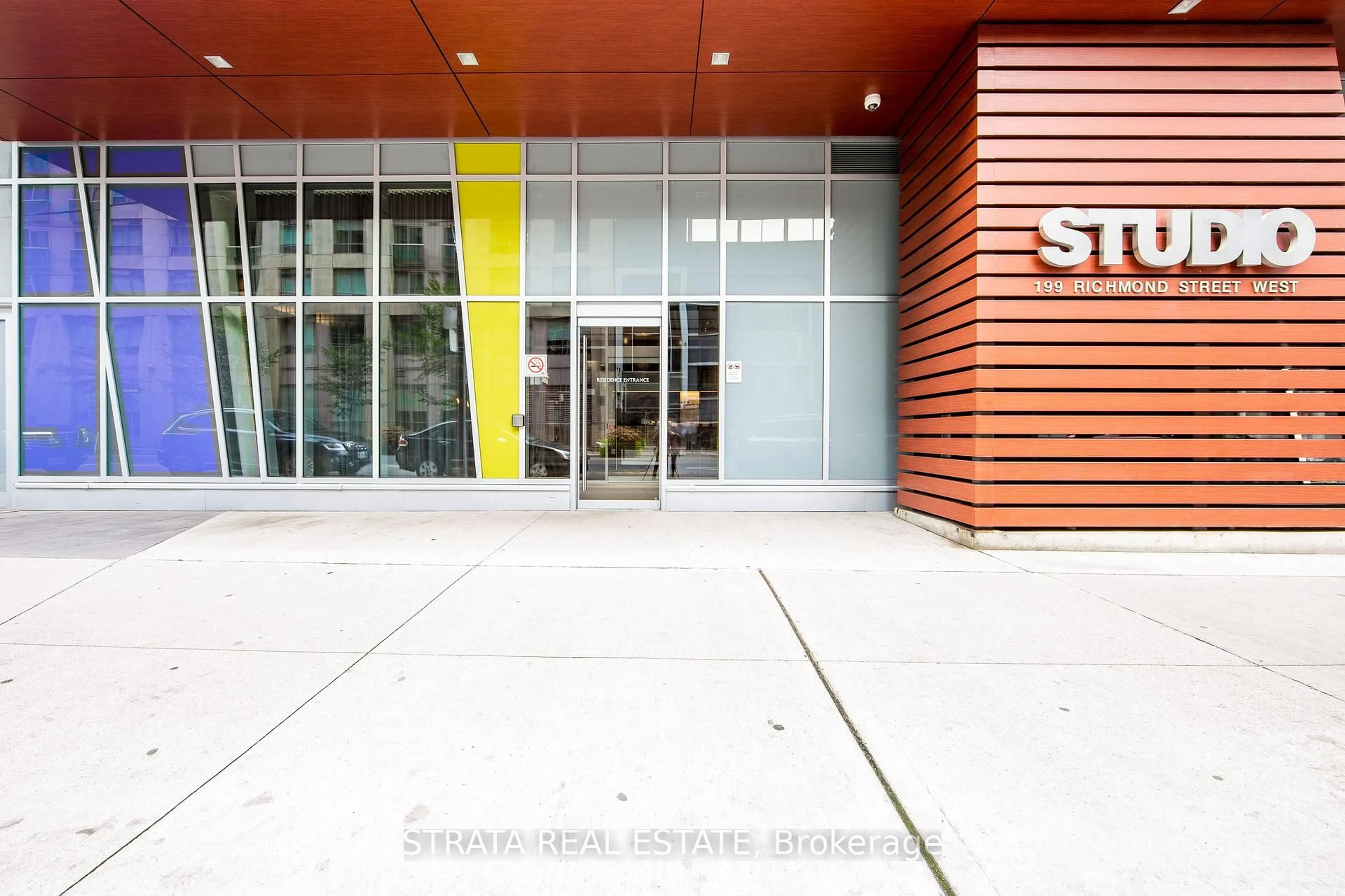 Indoor foyer for 199 Richmond St #815, Toronto Ontario M5V 0H4