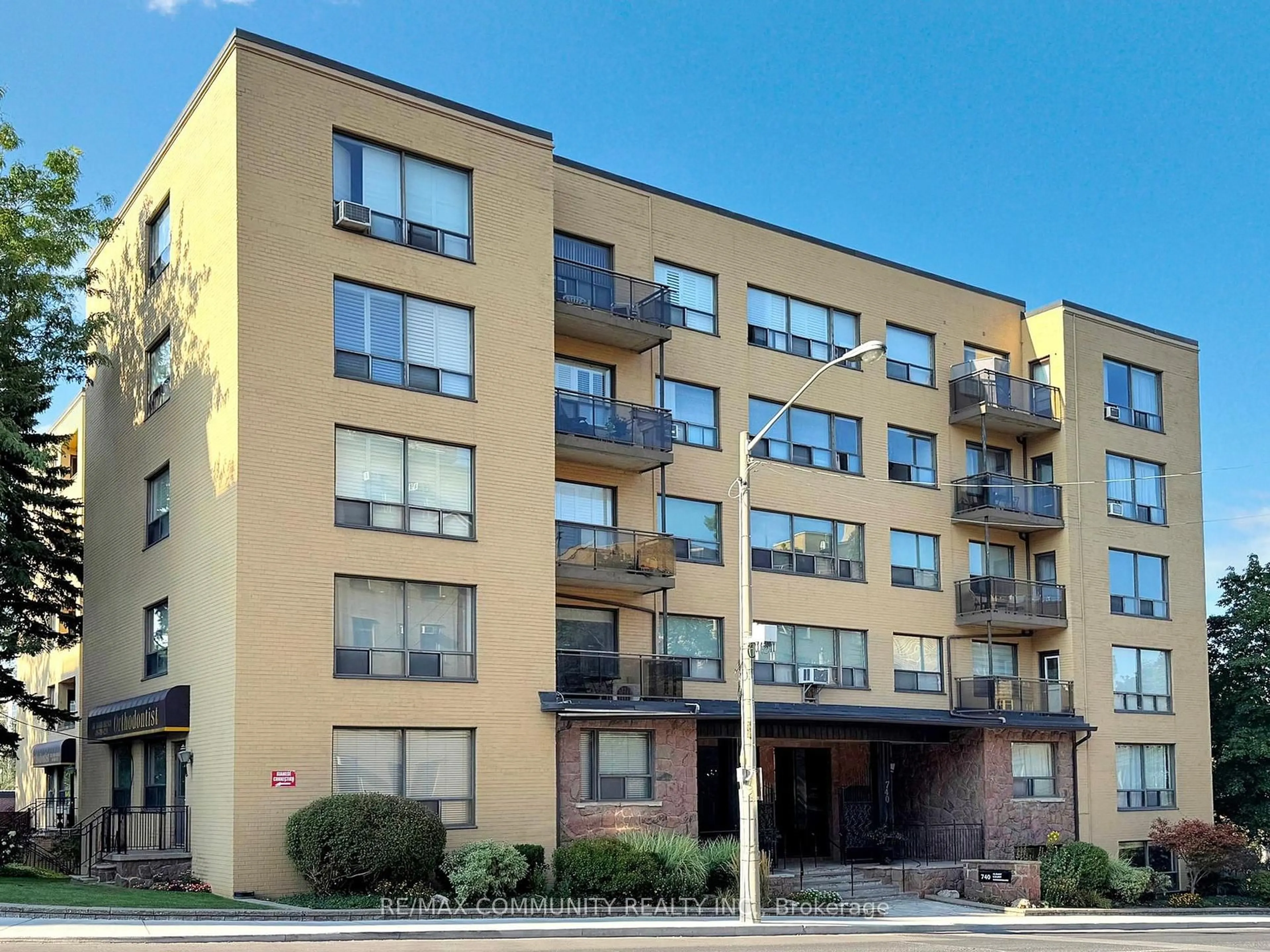 Unknown for 740 Eglinton Ave #309, Toronto Ontario M5N 1C4