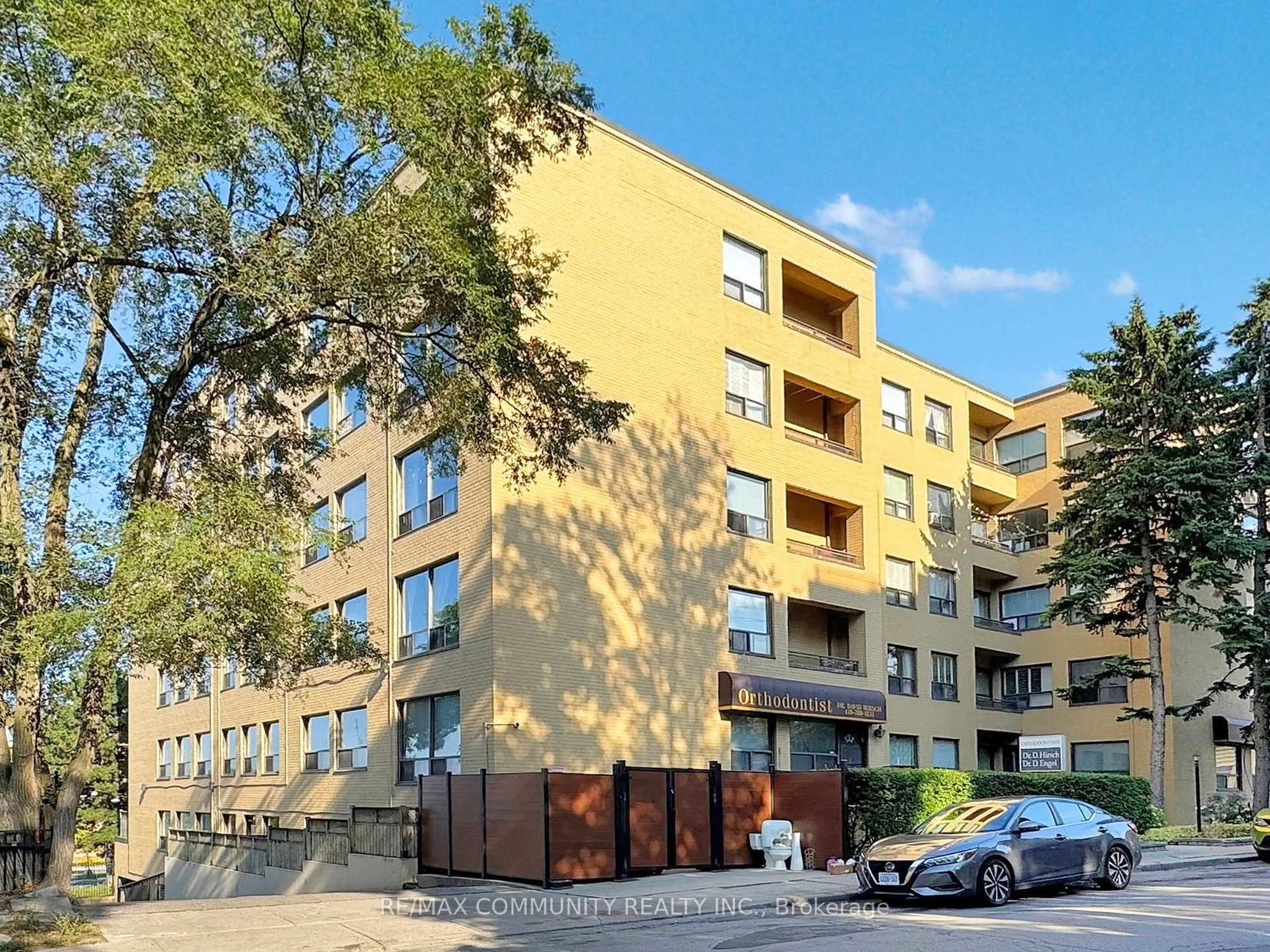 Unknown for 740 Eglinton Ave #309, Toronto Ontario M5N 1C4