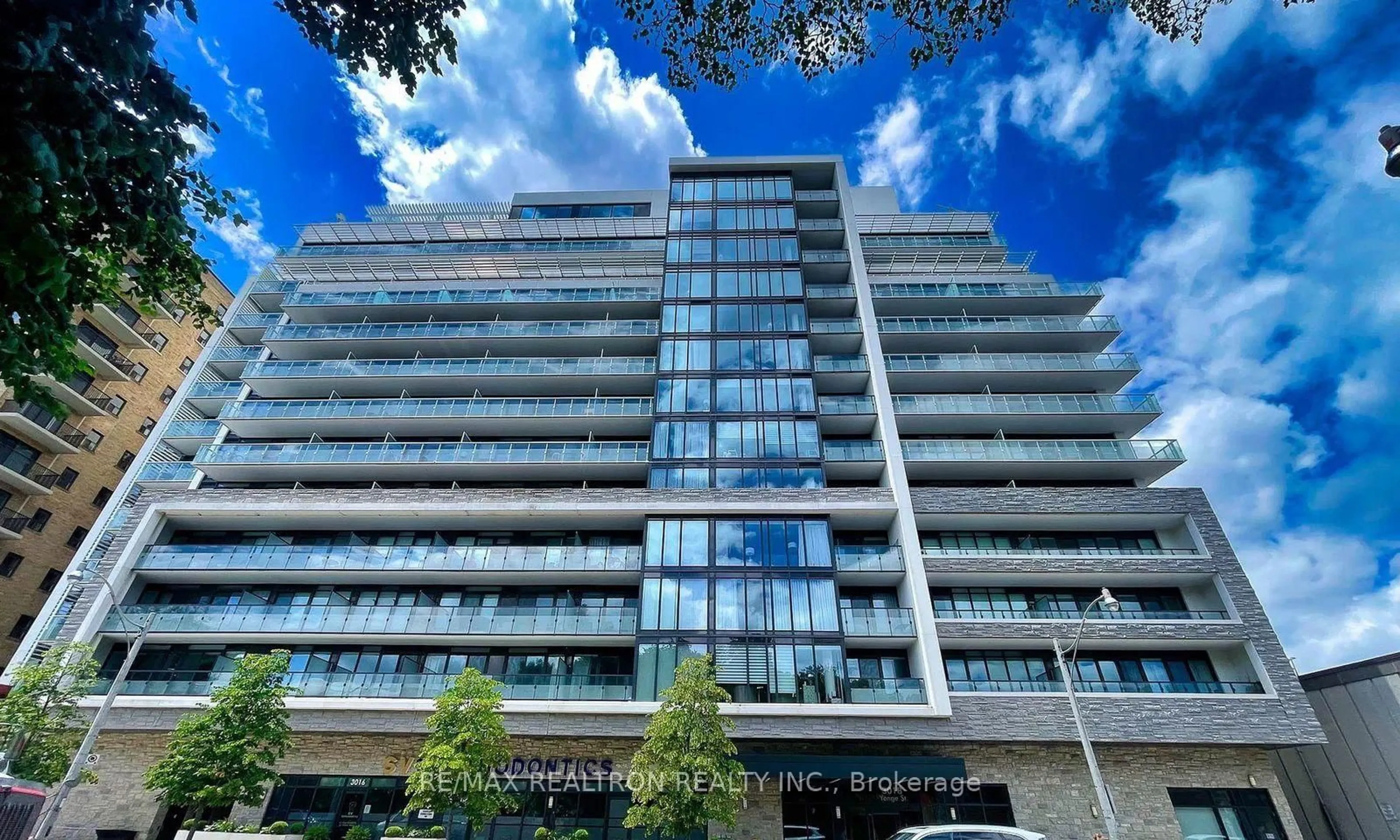 Indoor foyer for 3018 Yonge St ##204, Toronto Ontario M4N 0A5