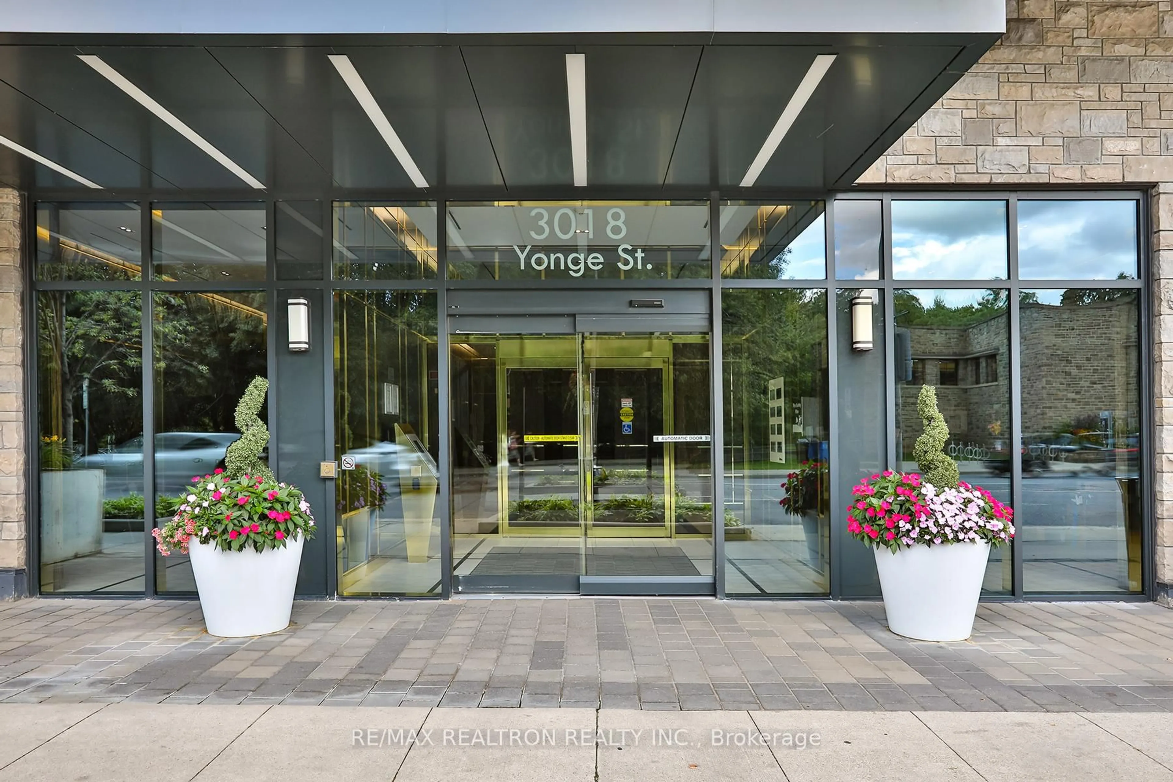 Unknown for 3018 Yonge St ##204, Toronto Ontario M4N 0A5