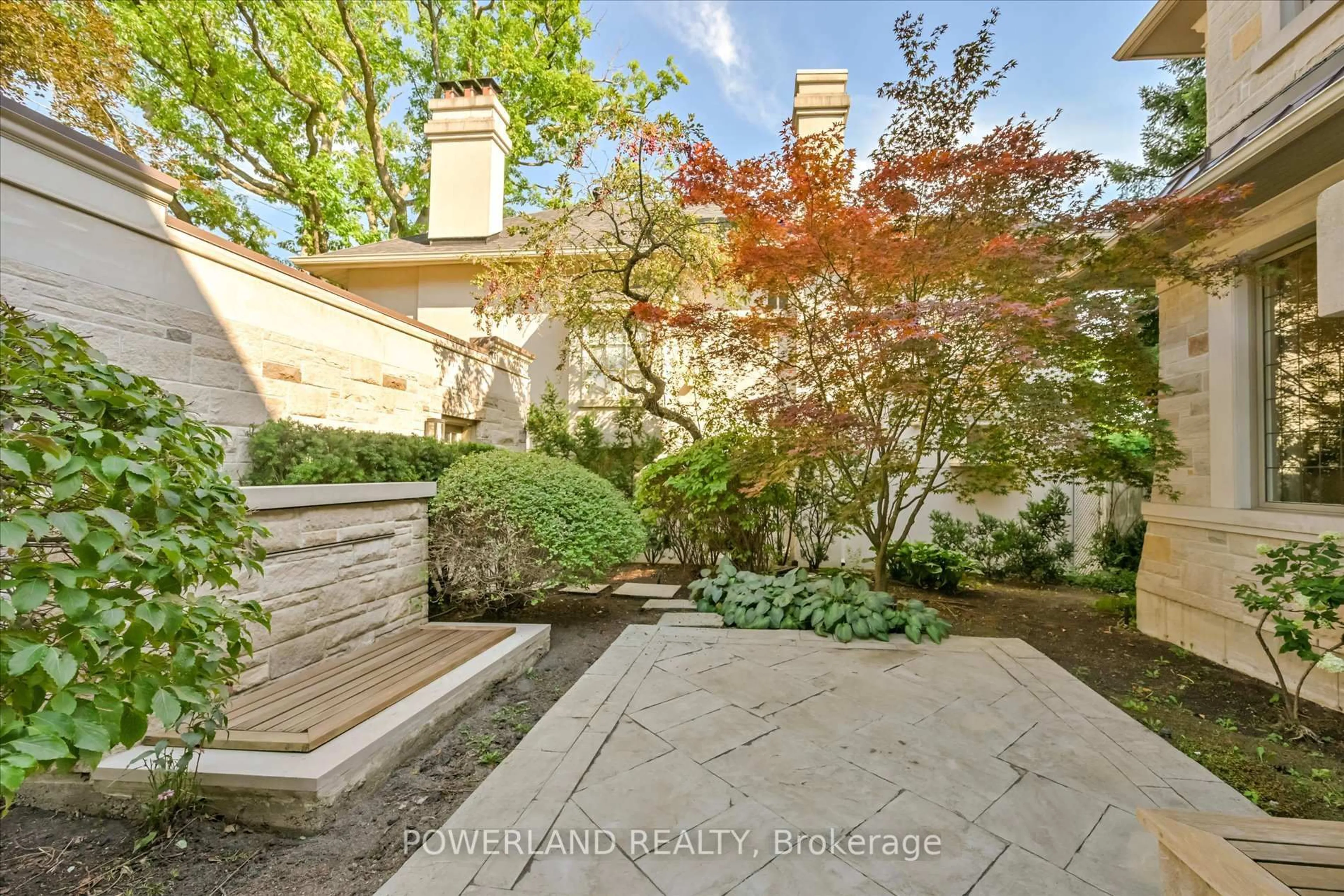 Patio, street for 94 Inglewood Dr, Toronto Ontario M4T 1H5