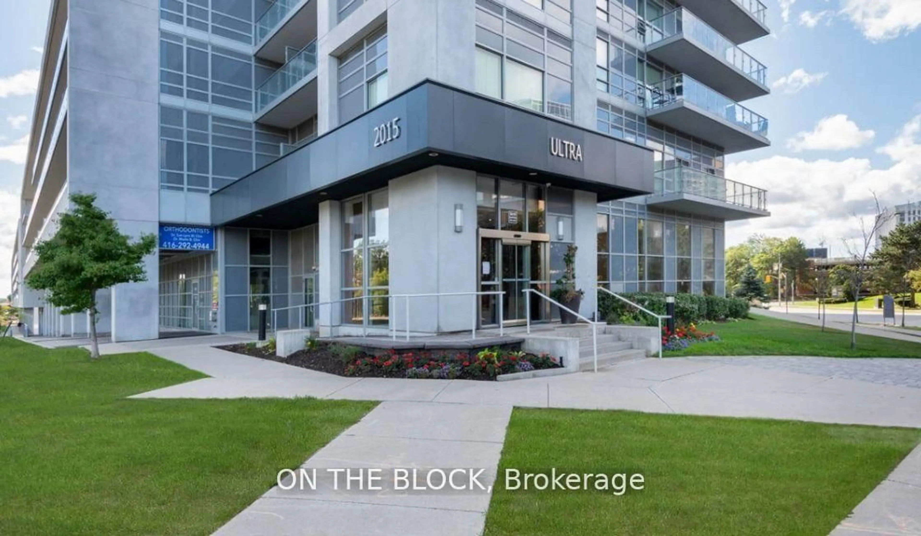 Indoor foyer for 2015 Sheppard Ave #2306, Toronto Ontario M2J 0B3