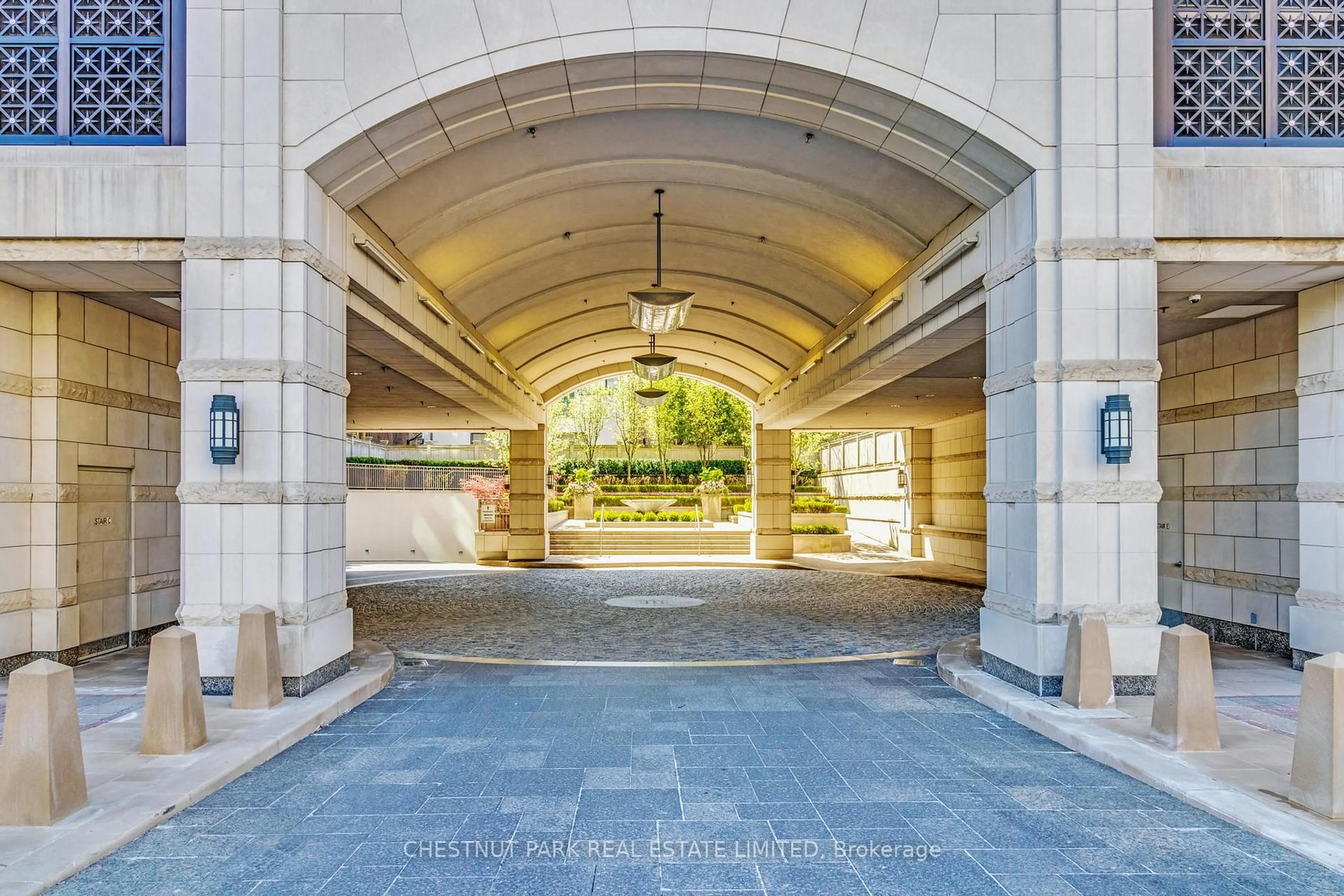Indoor foyer for 155 St Clair Ave #308, Toronto Ontario M4V 0A1