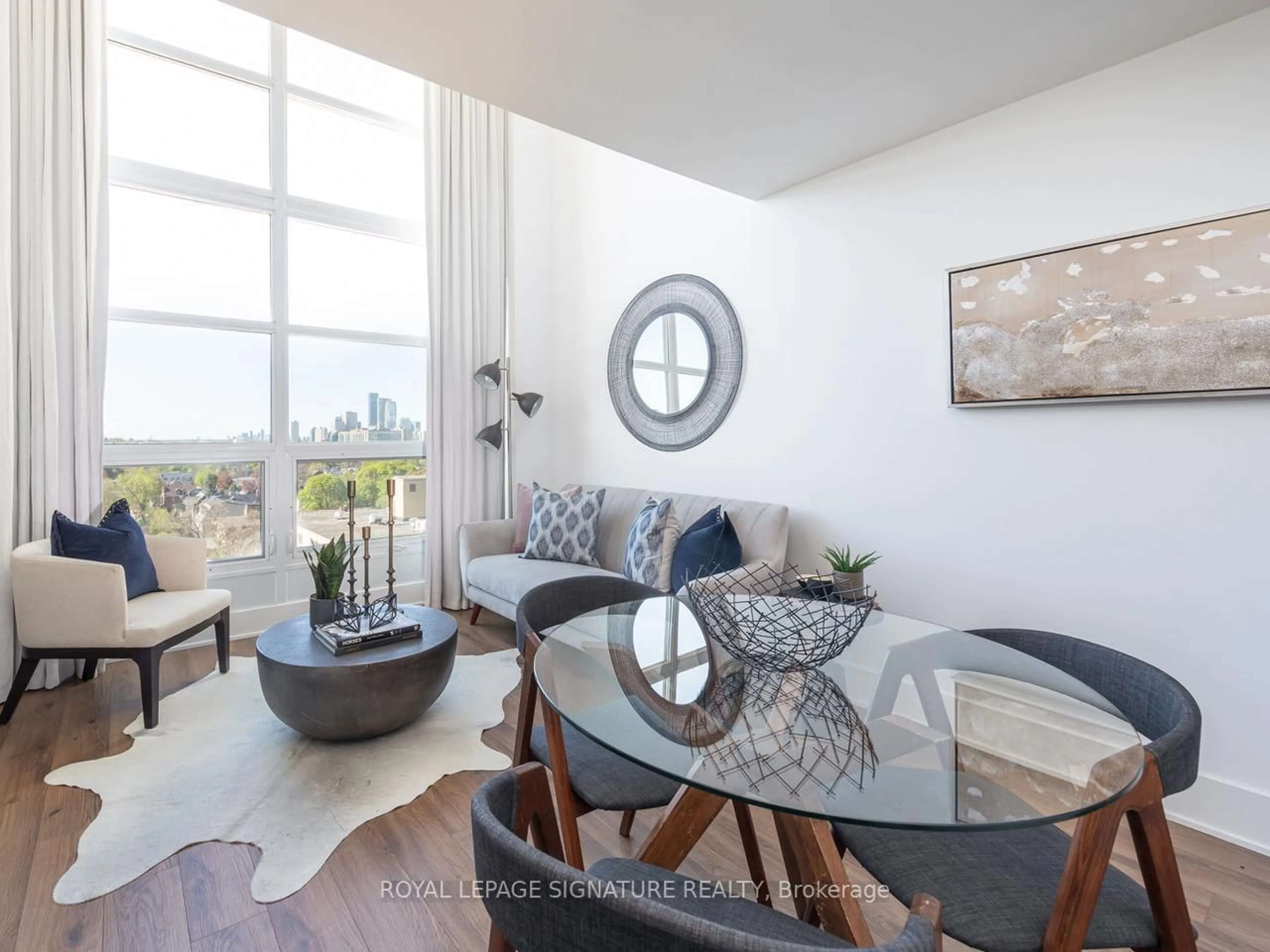 Living room with furniture, unknown for 111 St Clair Ave #925, Toronto Ontario M4V 1N5