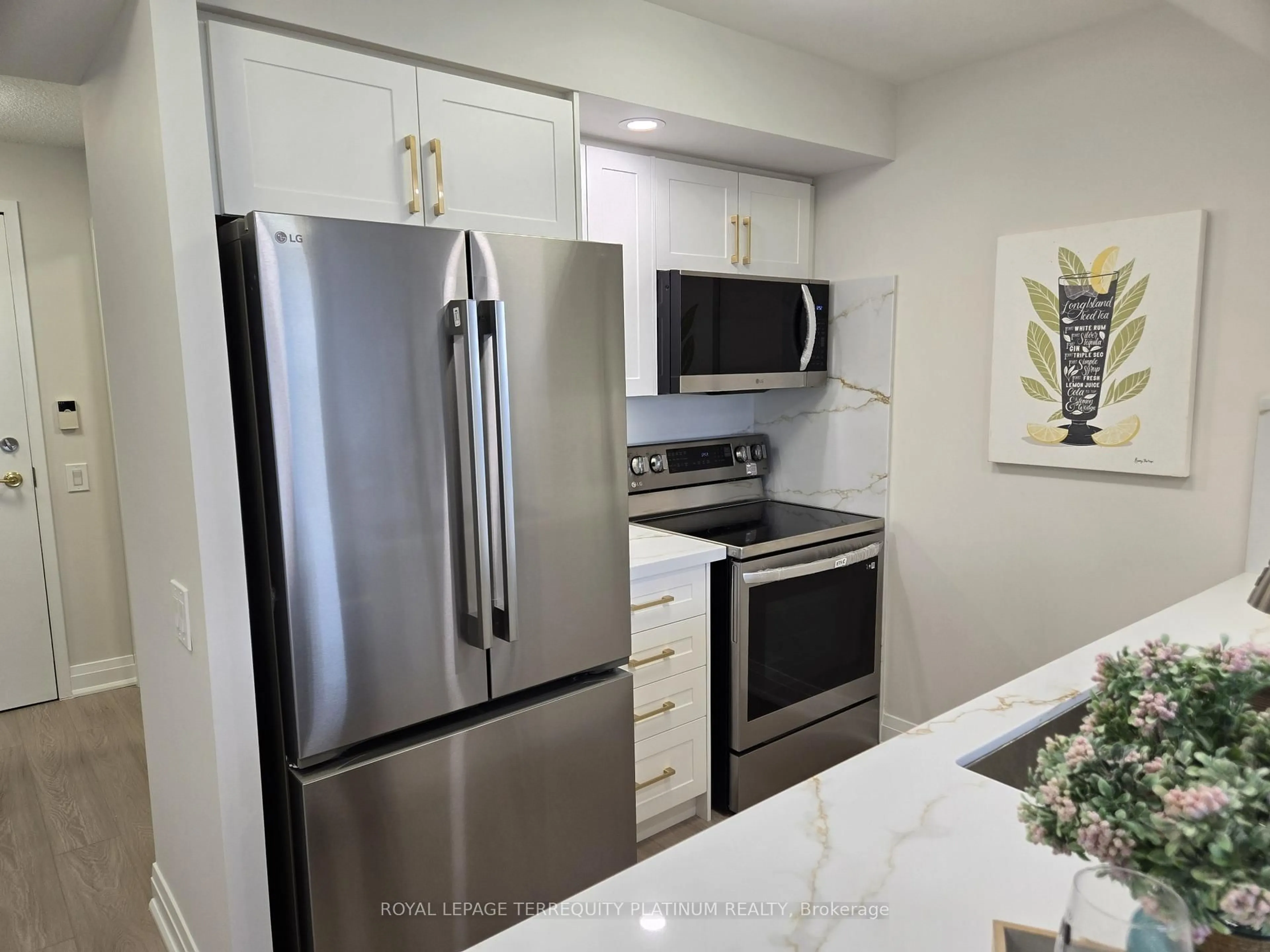 Standard kitchen, unknown for 10 Northtown Way #2013, Toronto Ontario M2N 7L4