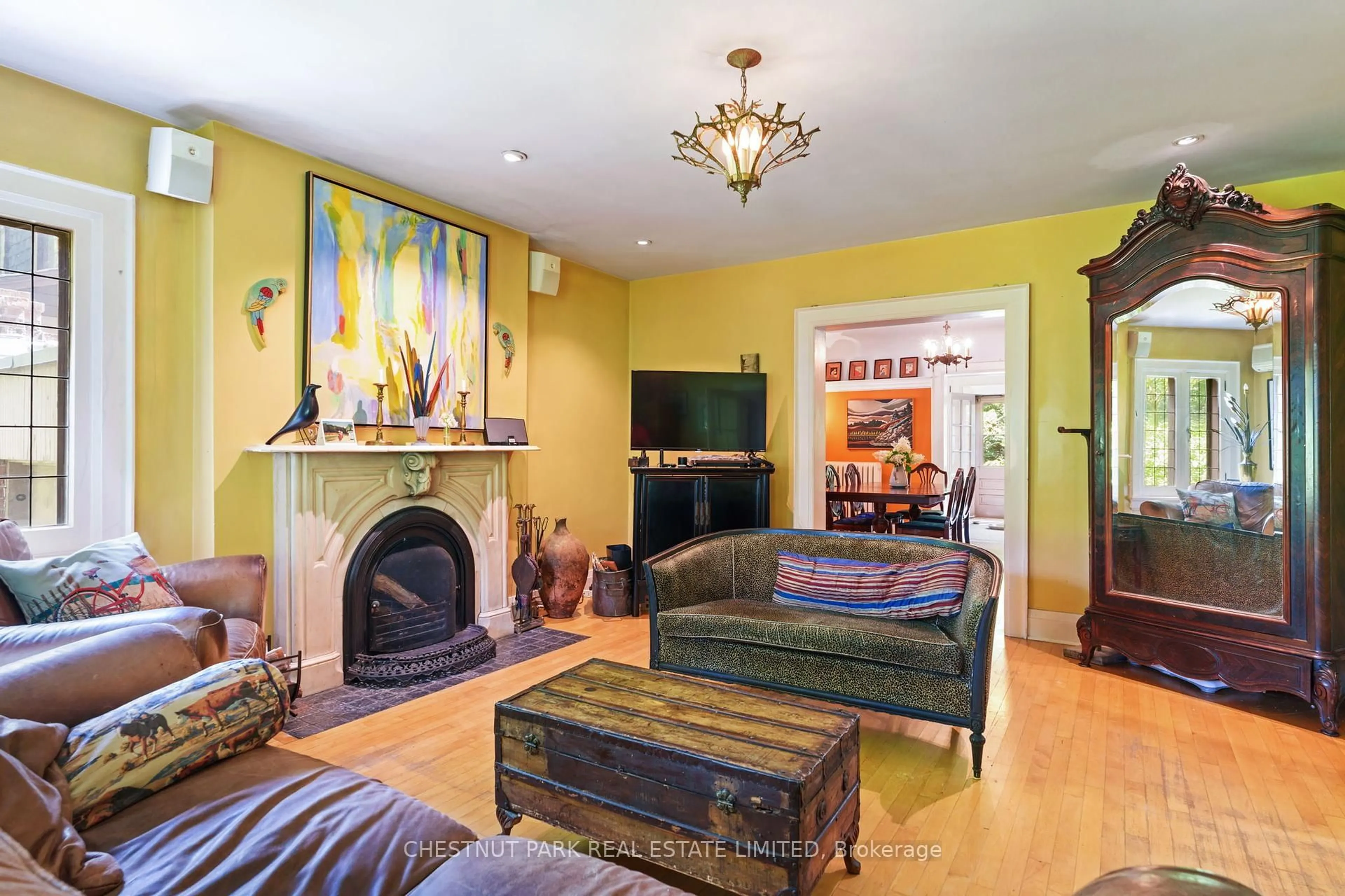 Living room with furniture, unknown for 18 Wychwood Park, Toronto Ontario M6G 2V5