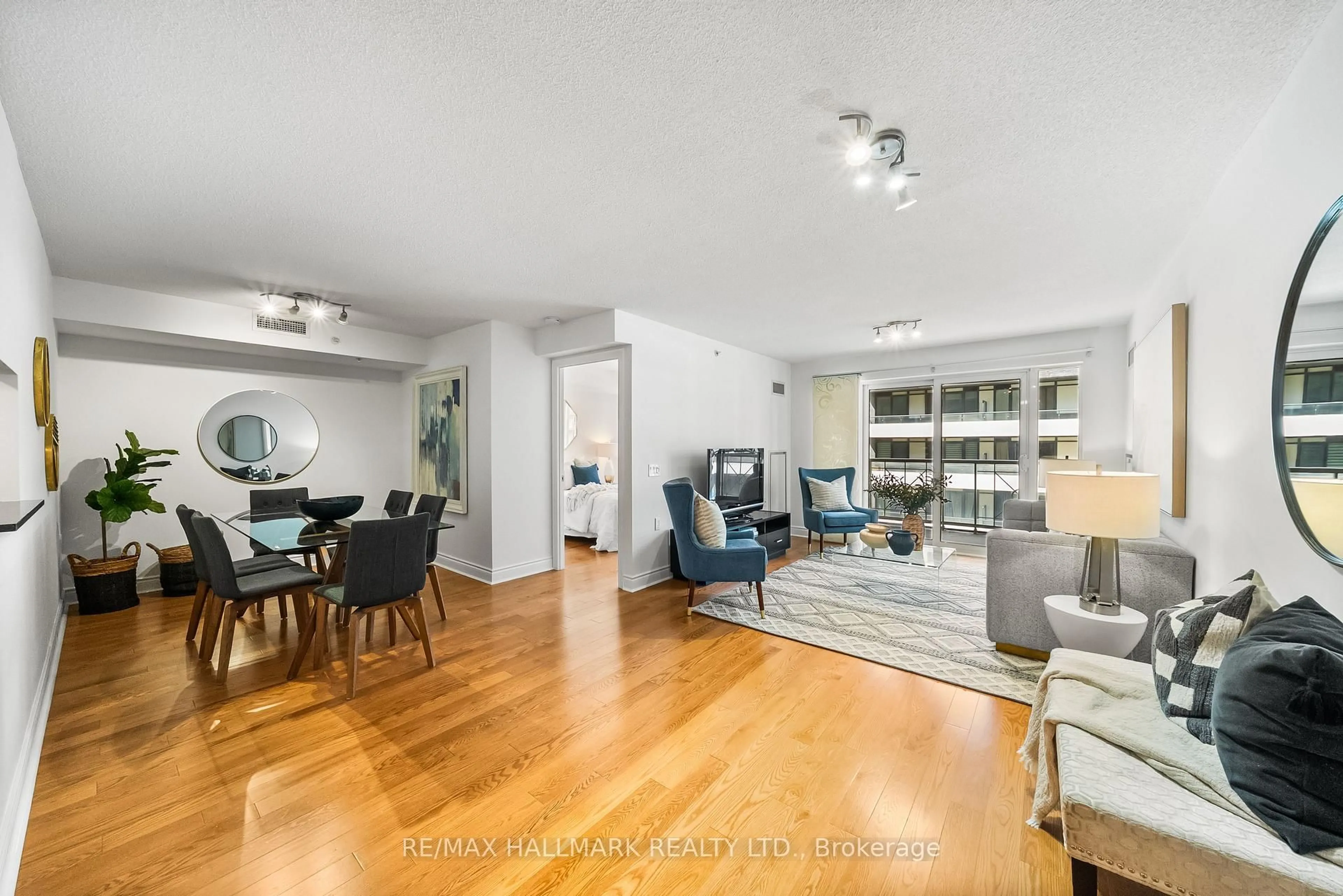 Living room with furniture, unknown for 12 Rean Dr #506, Toronto Ontario M2K 3C6