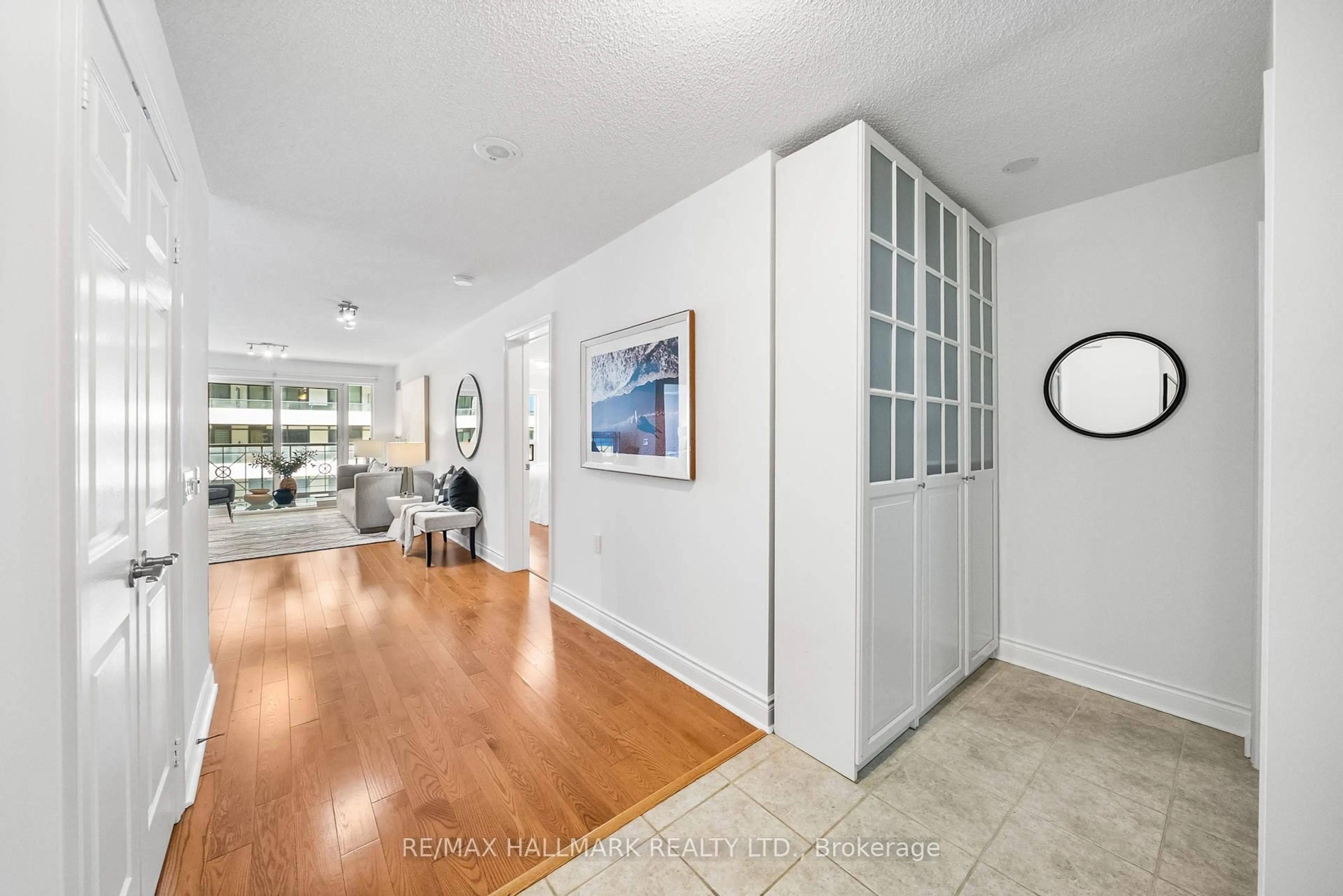 Indoor entryway for 12 Rean Dr #506, Toronto Ontario M2K 3C6