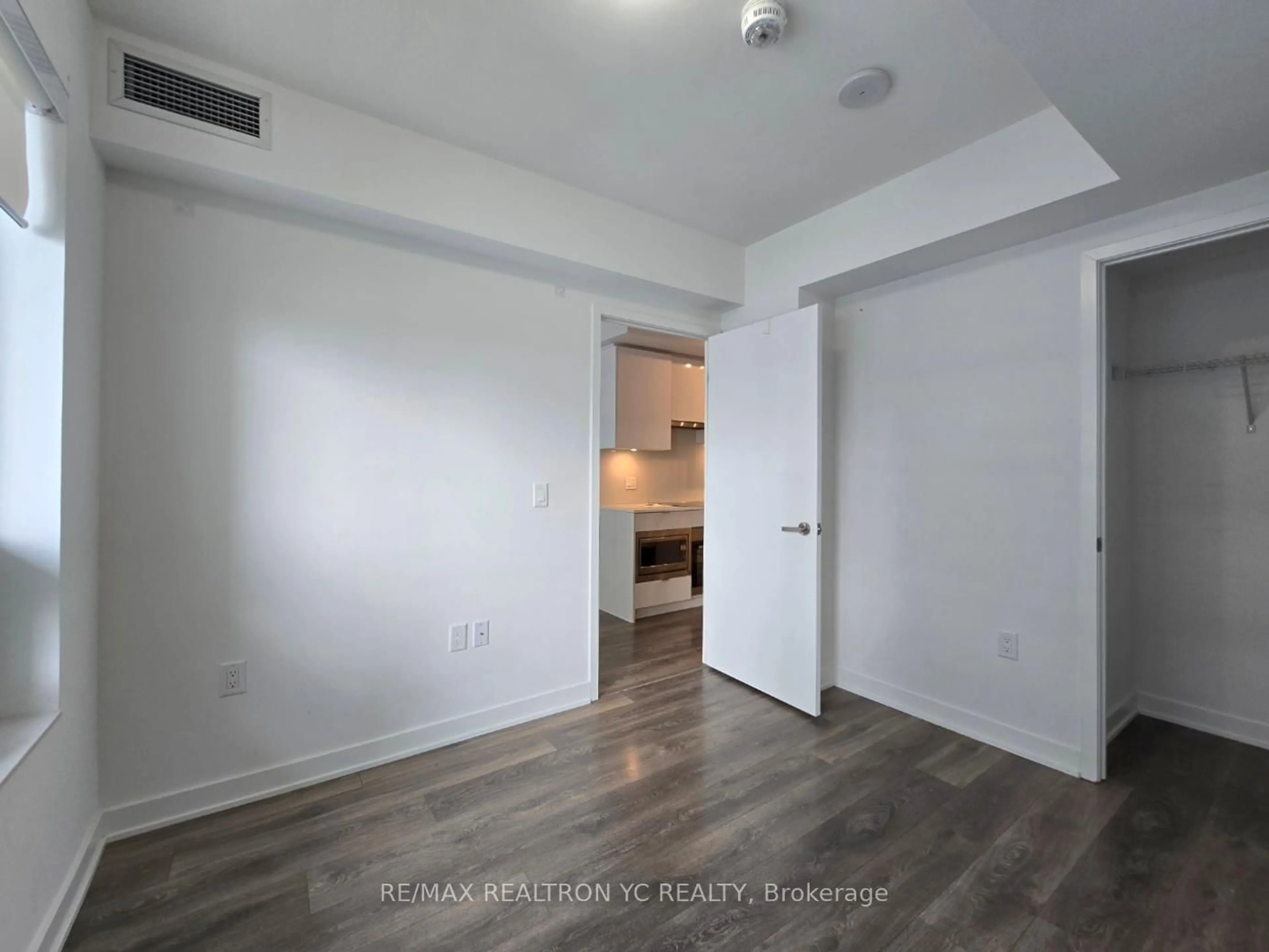 A pic of a room for 195 Redpath Ave #3015, Toronto Ontario M4P 0E4