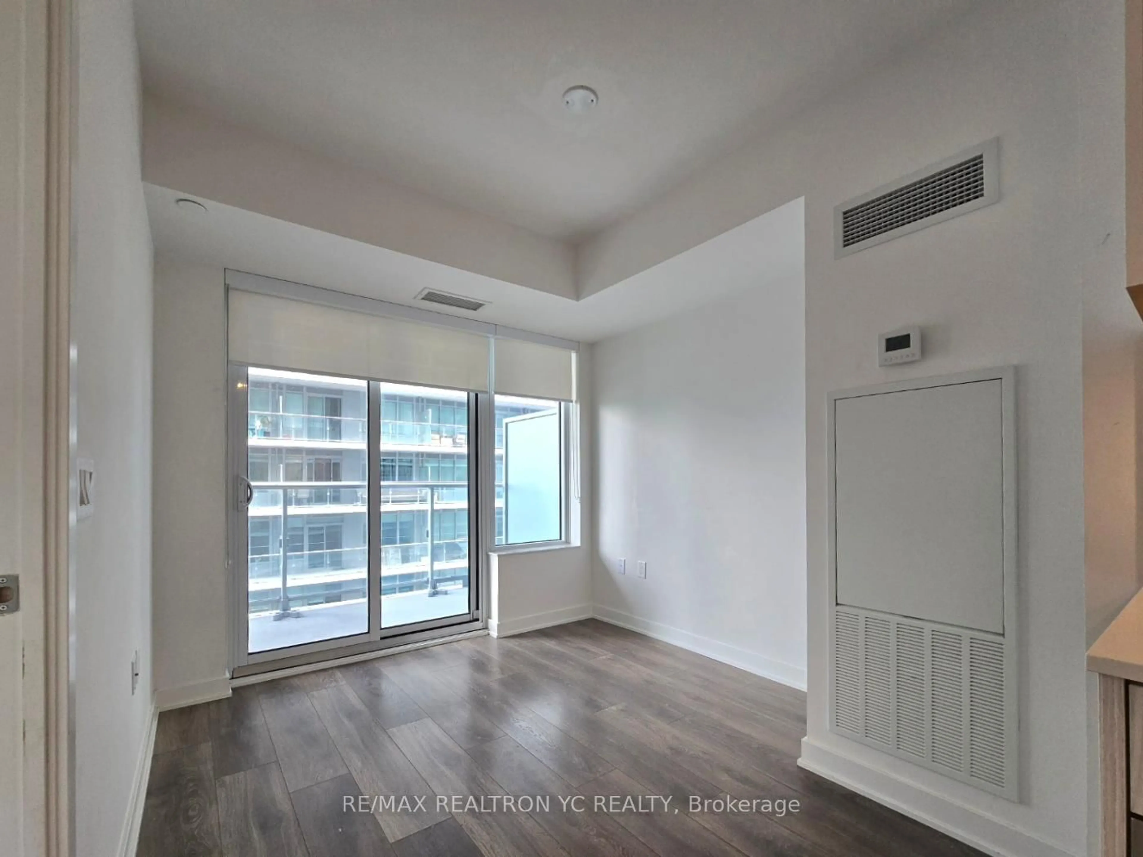 A pic of a room for 195 Redpath Ave #3015, Toronto Ontario M4P 0E4