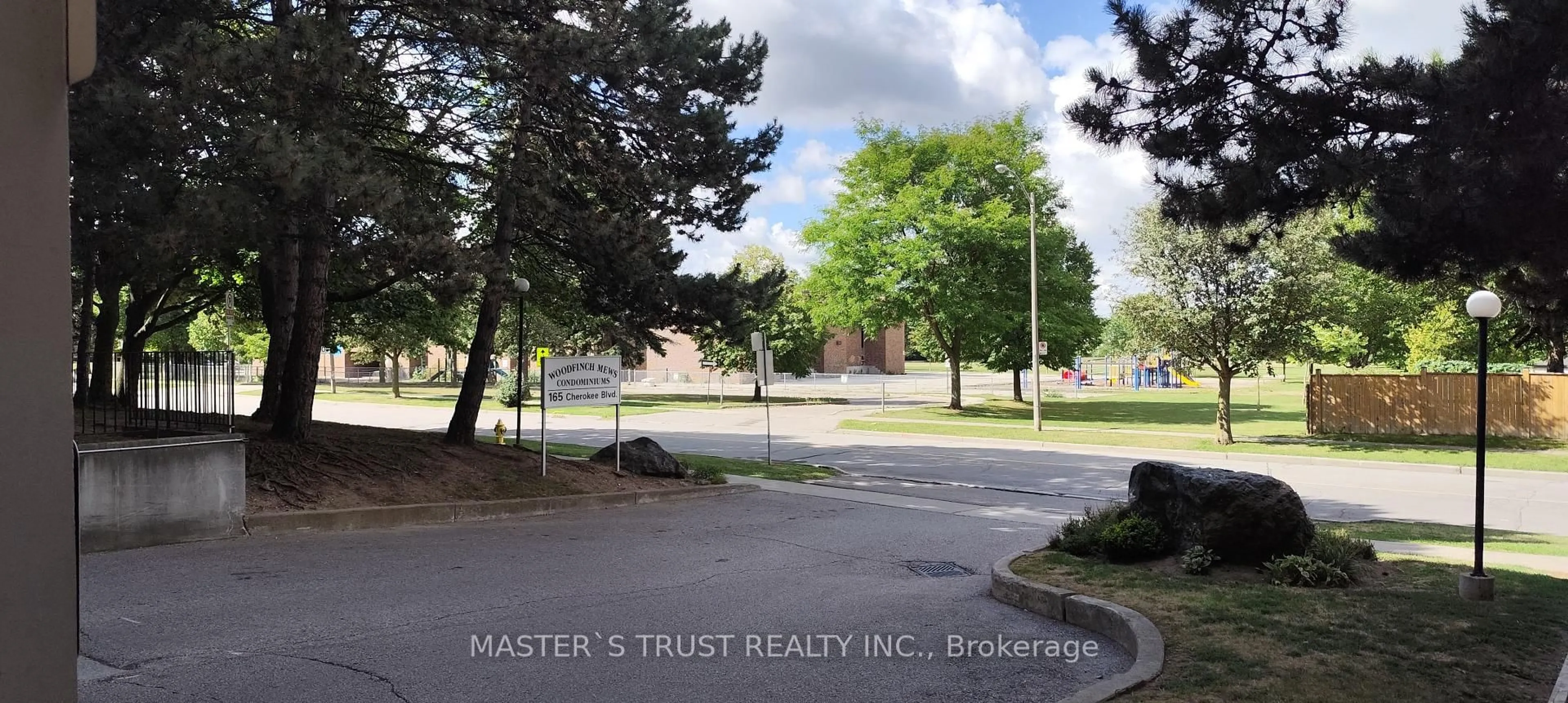 Blurry image for 165 Cherokee Blvd #209, Toronto Ontario M2J 4T7