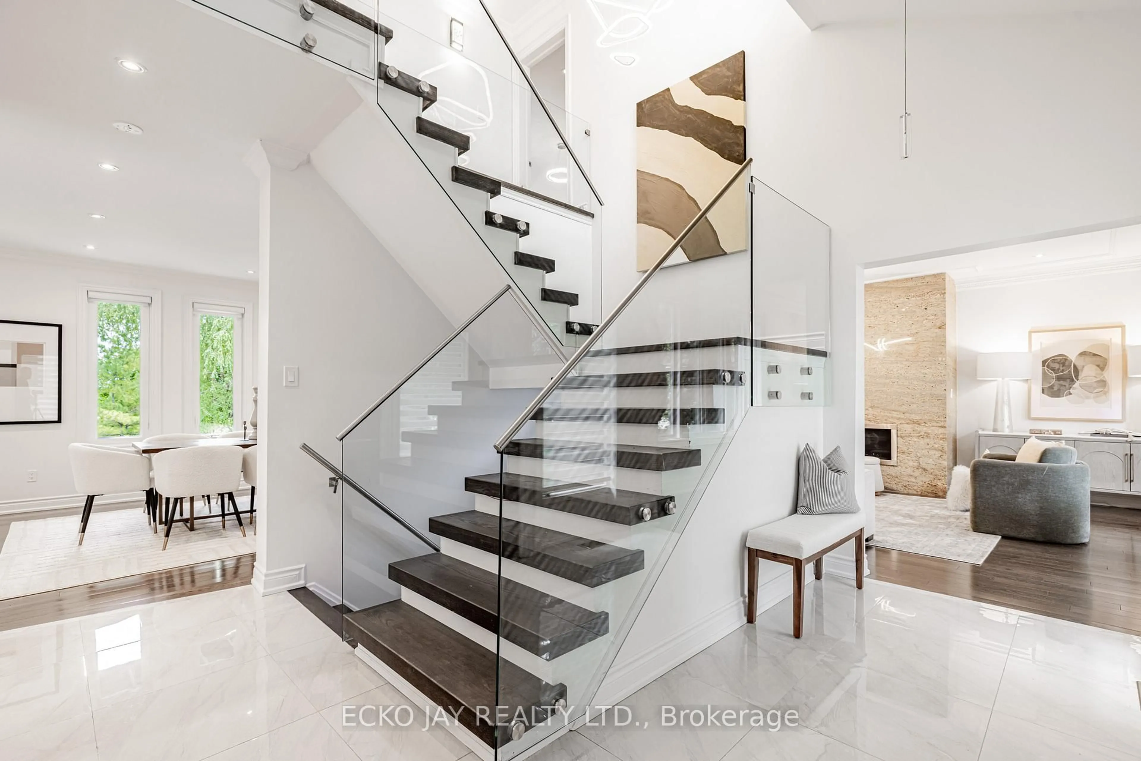 Stairs for 45 Broadleaf Rd, Toronto Ontario M3B 1C3