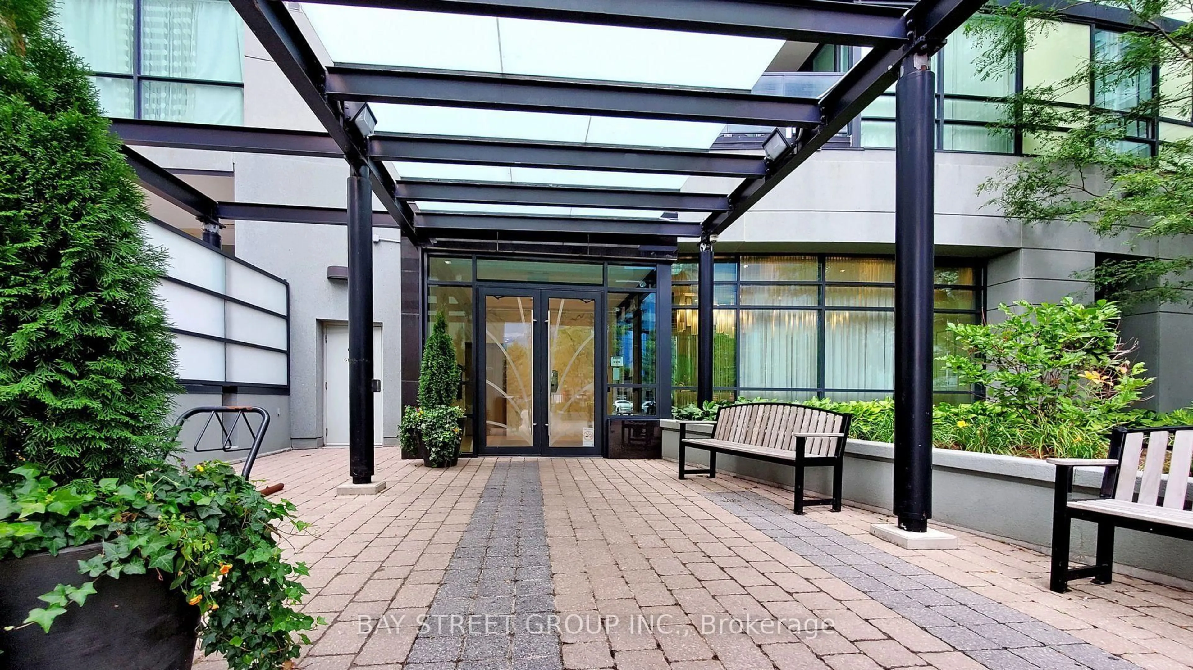 Indoor foyer for 5740 Yonge St #1003, Toronto Ontario M2M 0B1