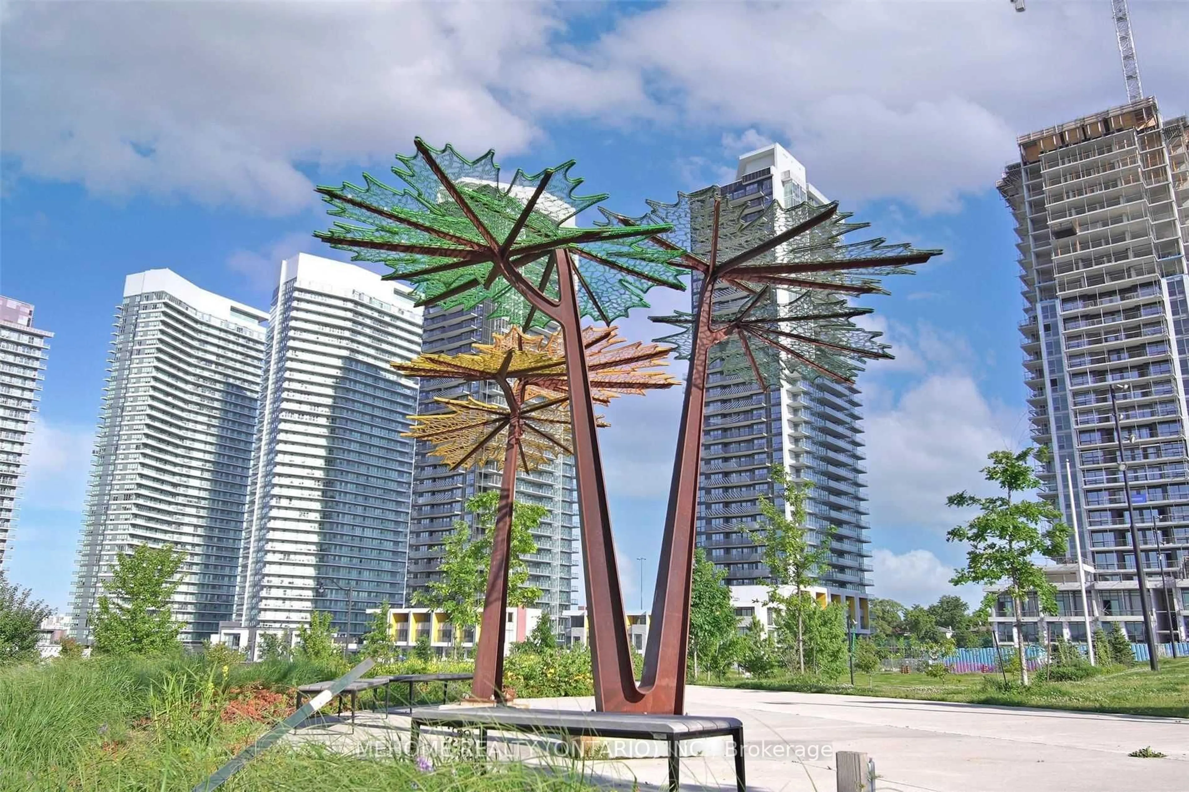 Patio, street for 27 McMahon Dr #2807, Toronto Ontario M2K 0J2